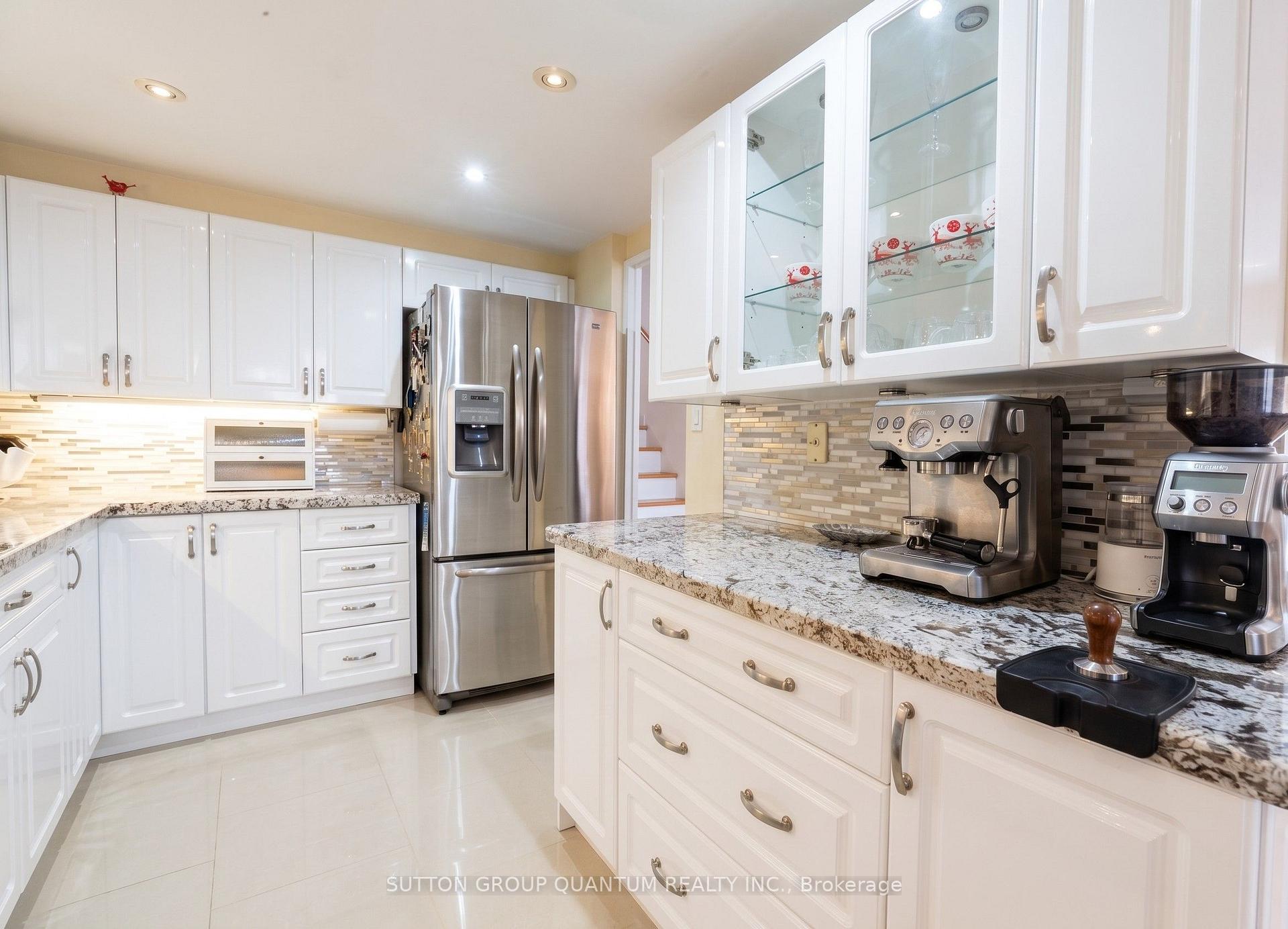 Photo 12 of Unit 1810, 11 Wincott Drive, Etobicoke, Kingsview Village-The Westway — HOMEH