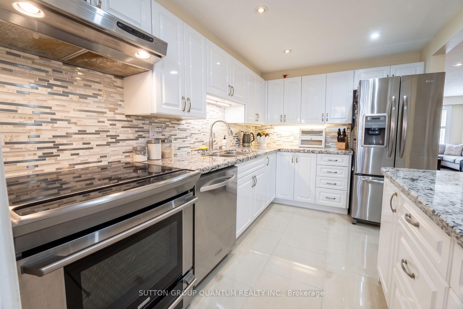 Photo 13 of Unit 1810, 11 Wincott Drive, Etobicoke, Kingsview Village-The Westway — HOMEH