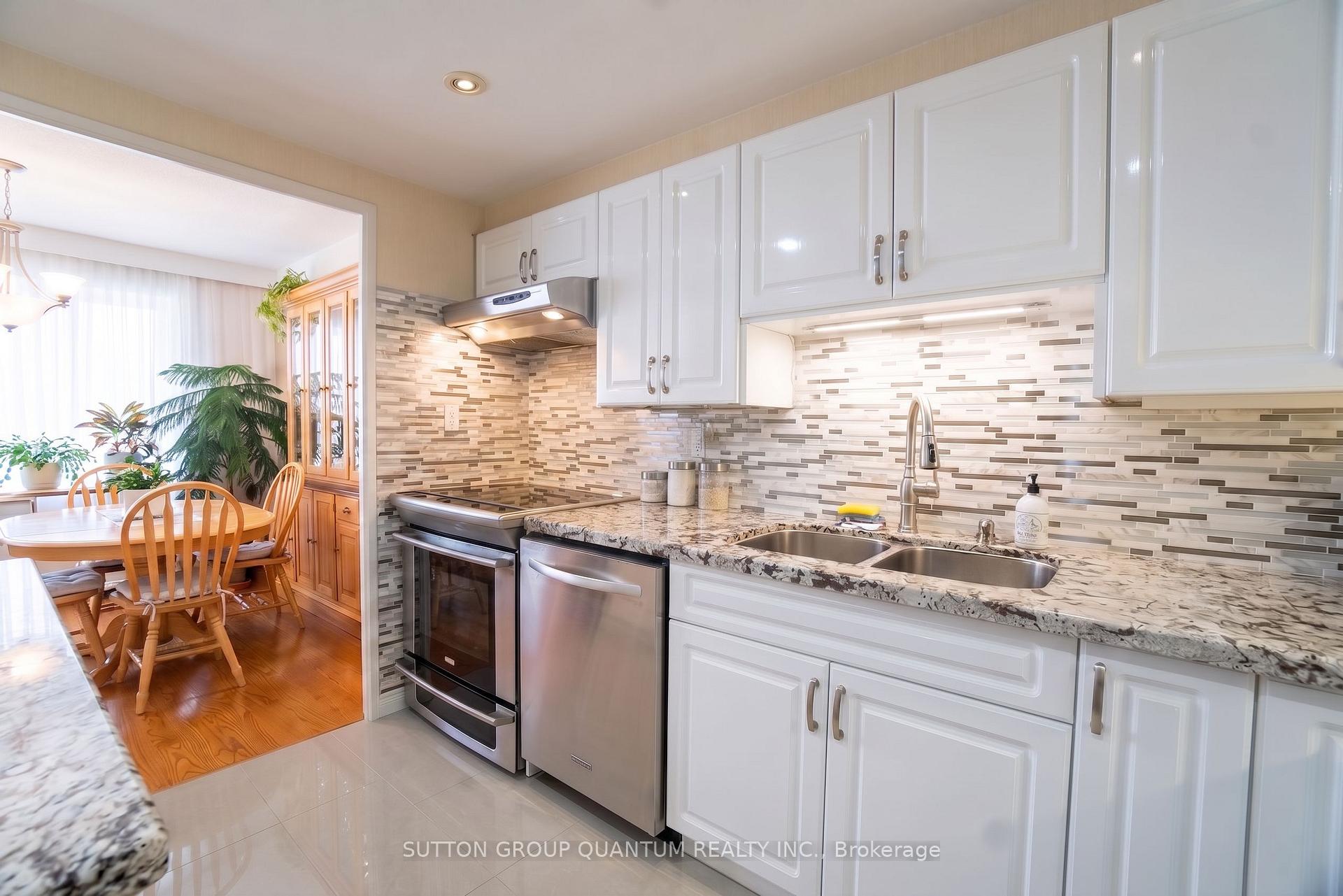 Photo 14 of Unit 1810, 11 Wincott Drive, Etobicoke, Kingsview Village-The Westway — HOMEH