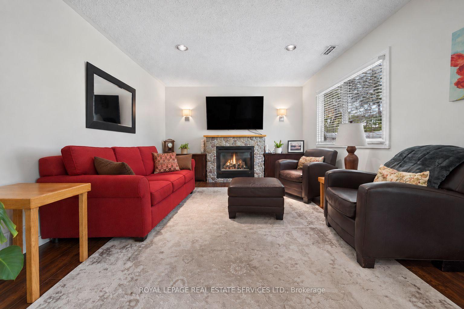 Photo 8 of 46 Germorda Drive, Oakville, College Park — HOMEH