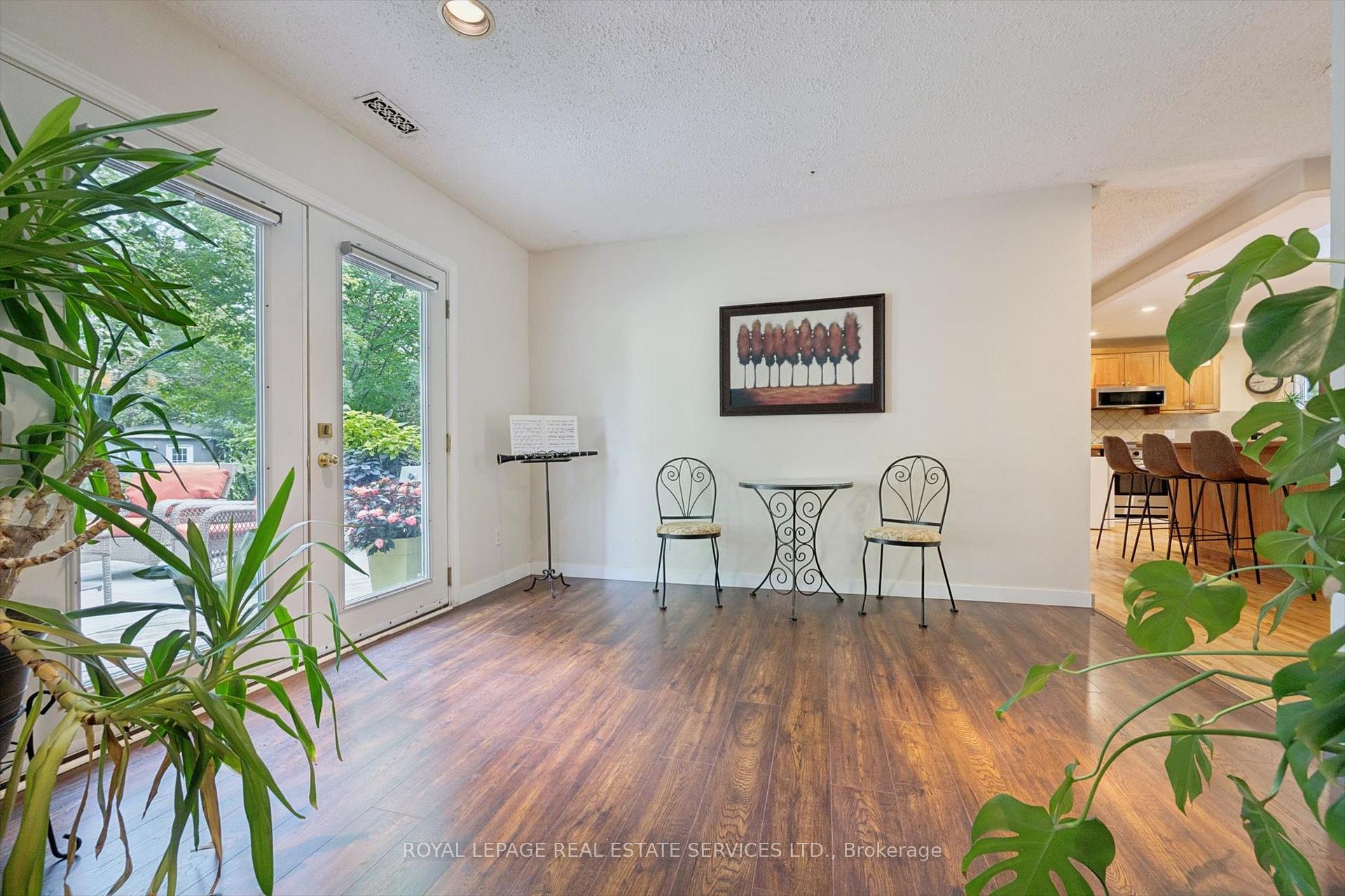 Photo 9 of 46 Germorda Drive, Oakville, College Park — HOMEH