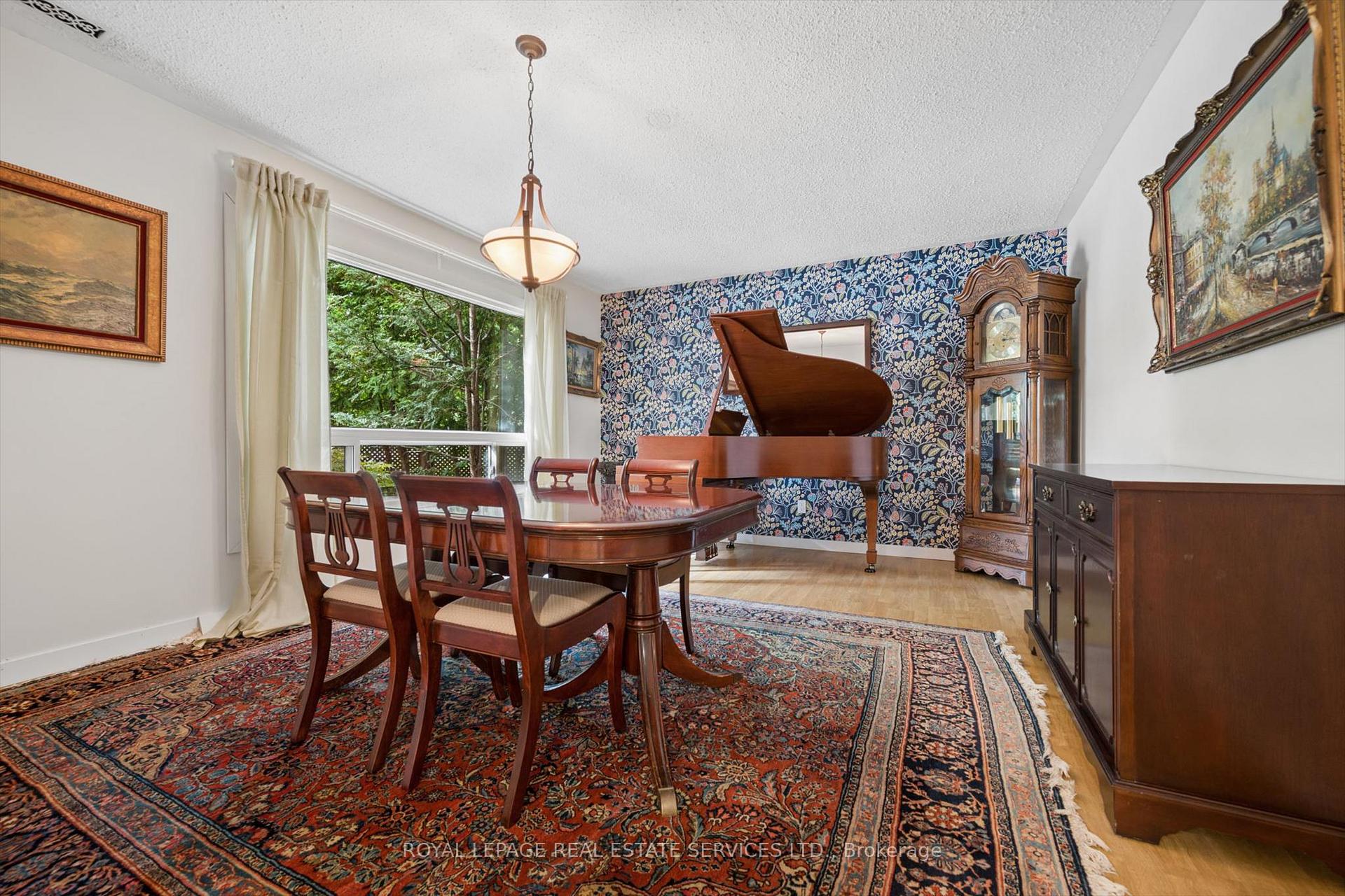 Photo 15 of 46 Germorda Drive, Oakville, College Park — HOMEH