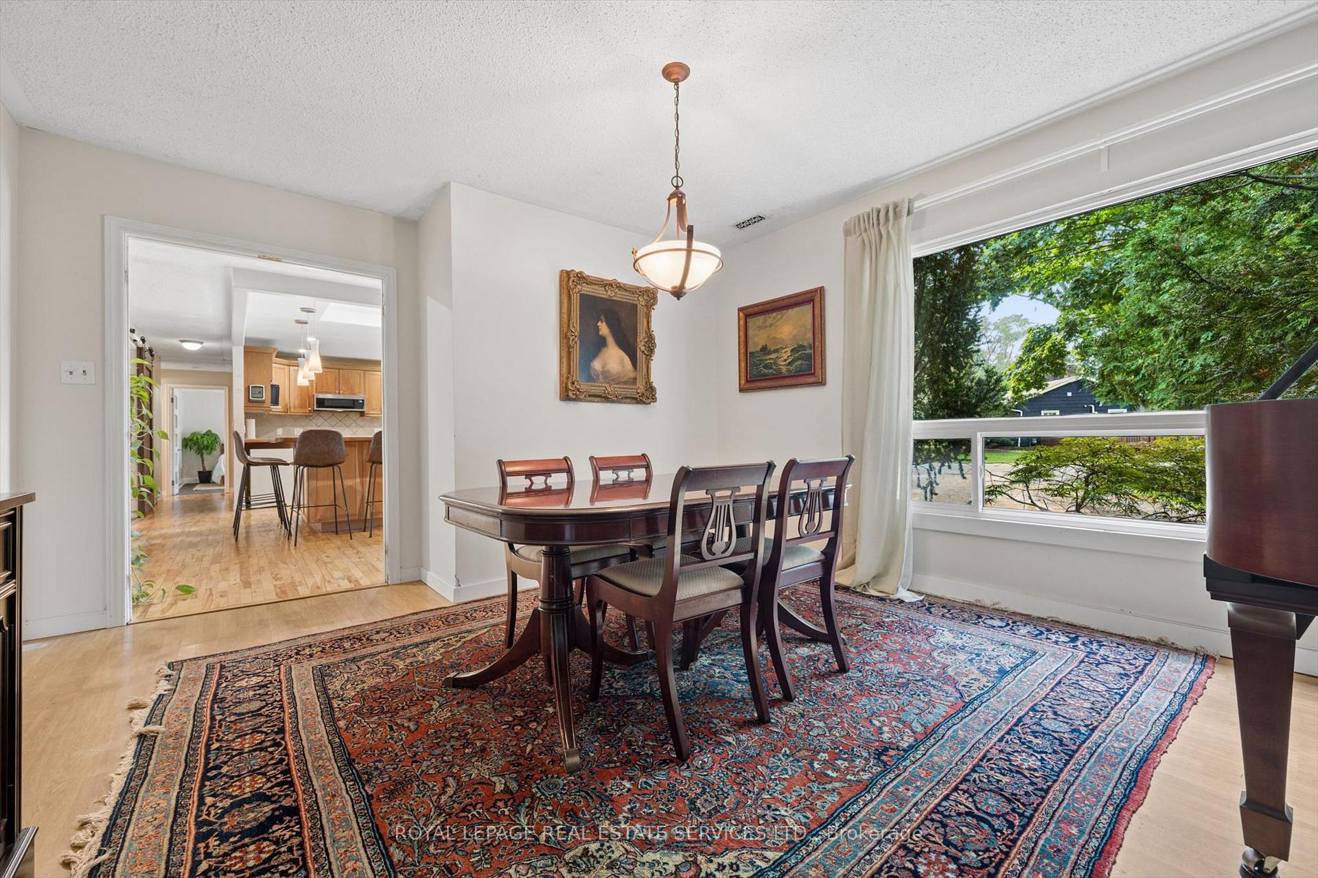 Photo 16 of 46 Germorda Drive, Oakville, College Park — HOMEH