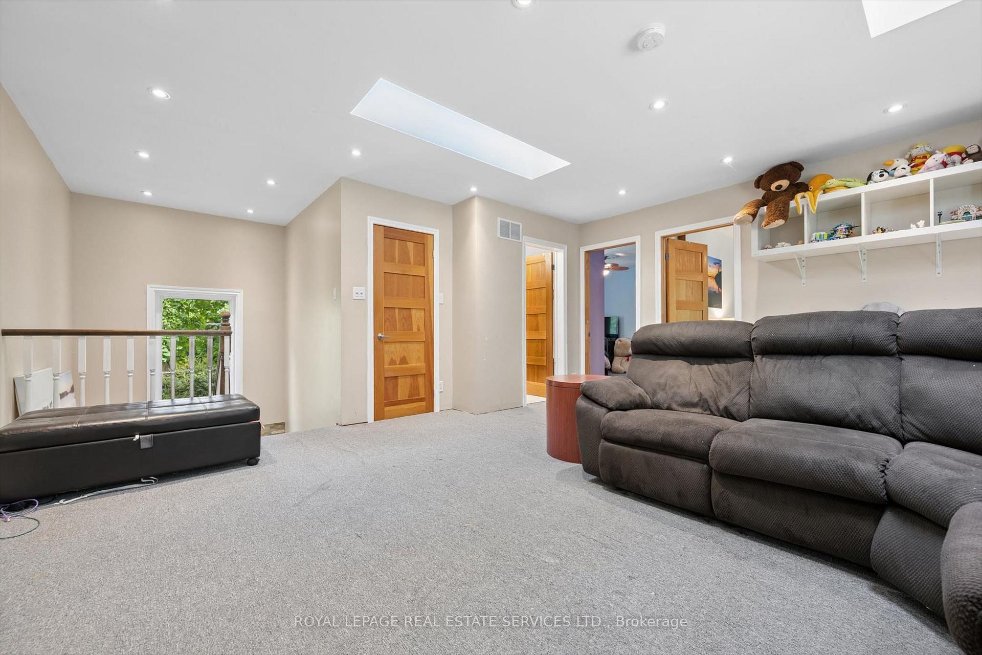 Photo 27 of 46 Germorda Drive, Oakville, College Park — HOMEH