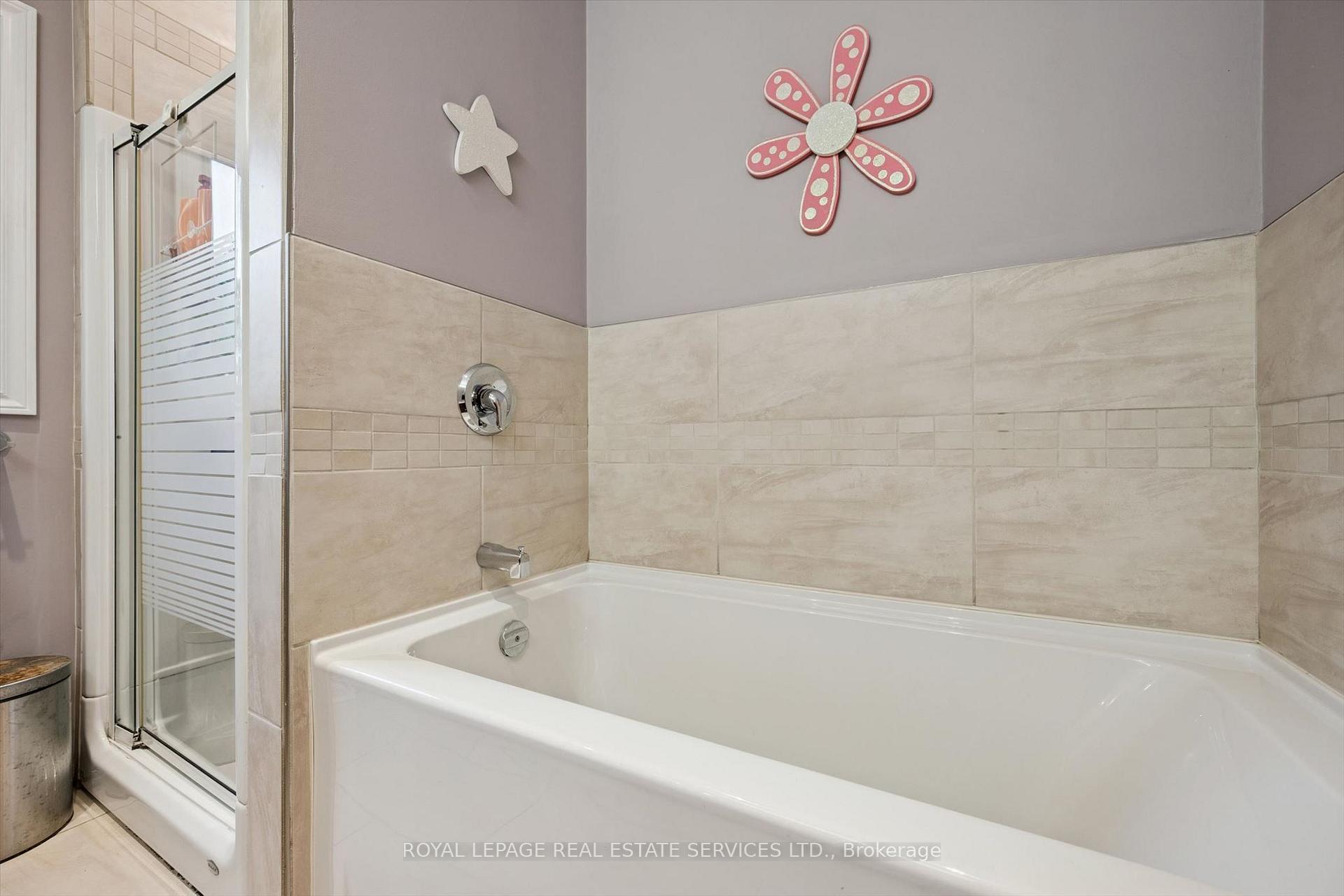 Photo 33 of 46 Germorda Drive, Oakville, College Park — HOMEH