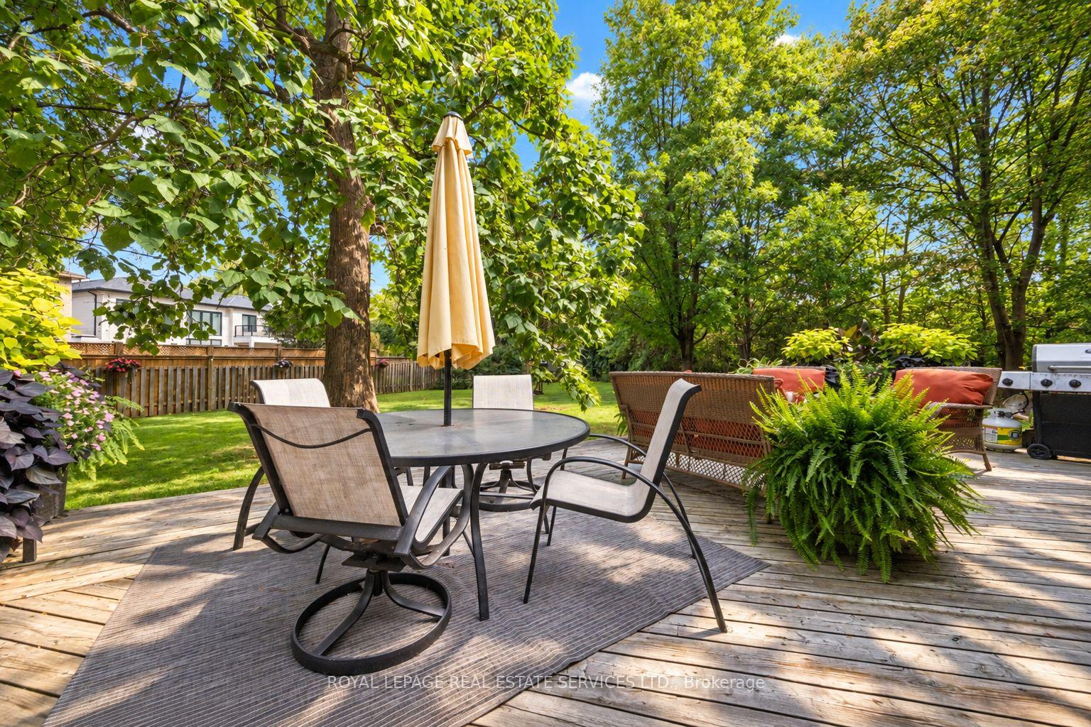 Photo 36 of 46 Germorda Drive, Oakville, College Park — HOMEH