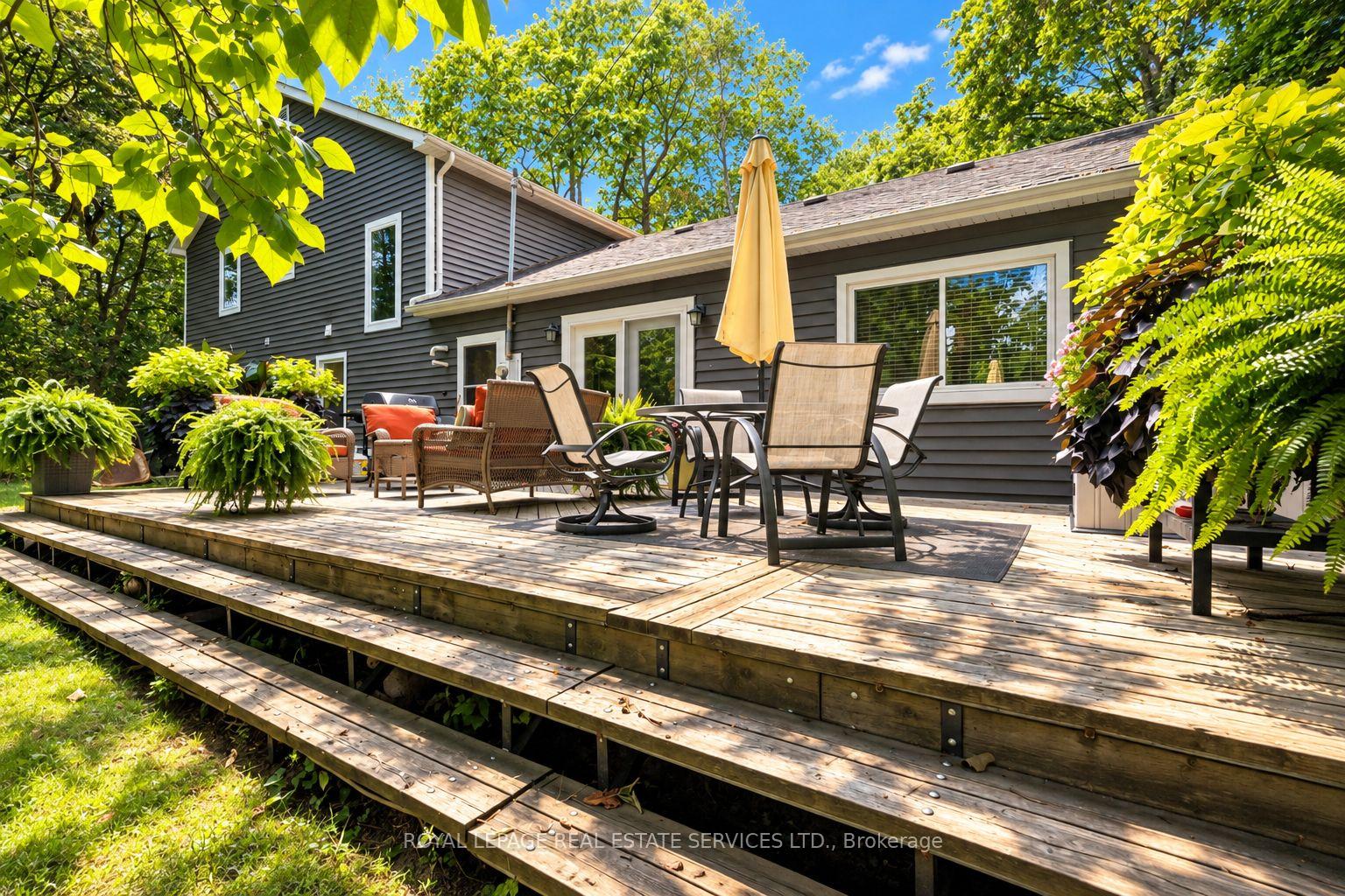 Photo 37 of 46 Germorda Drive, Oakville, College Park — HOMEH