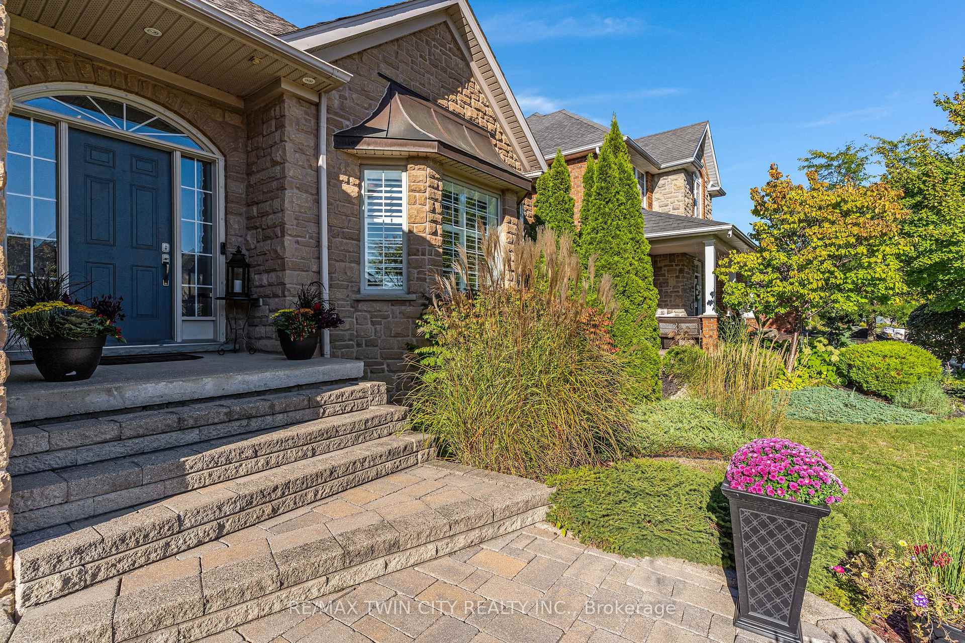 Photo 2 of 308 Deer Ridge Drive, Kitchener, Pioneer Tower West — HOMEH