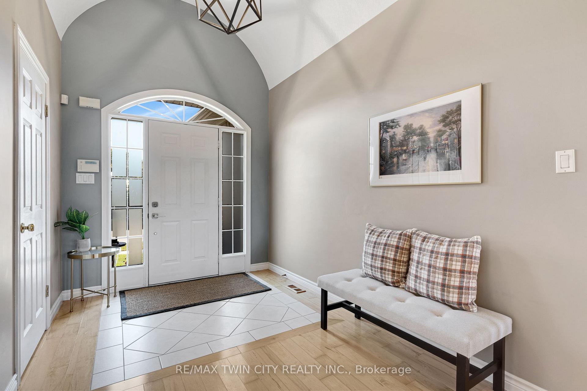 Photo 3 of 308 Deer Ridge Drive, Kitchener, Pioneer Tower West — HOMEH