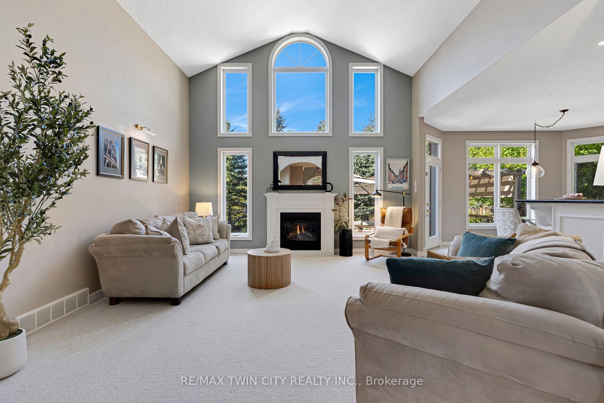 Photo 13 of 308 Deer Ridge Drive, Kitchener, Pioneer Tower West — HOMEH
