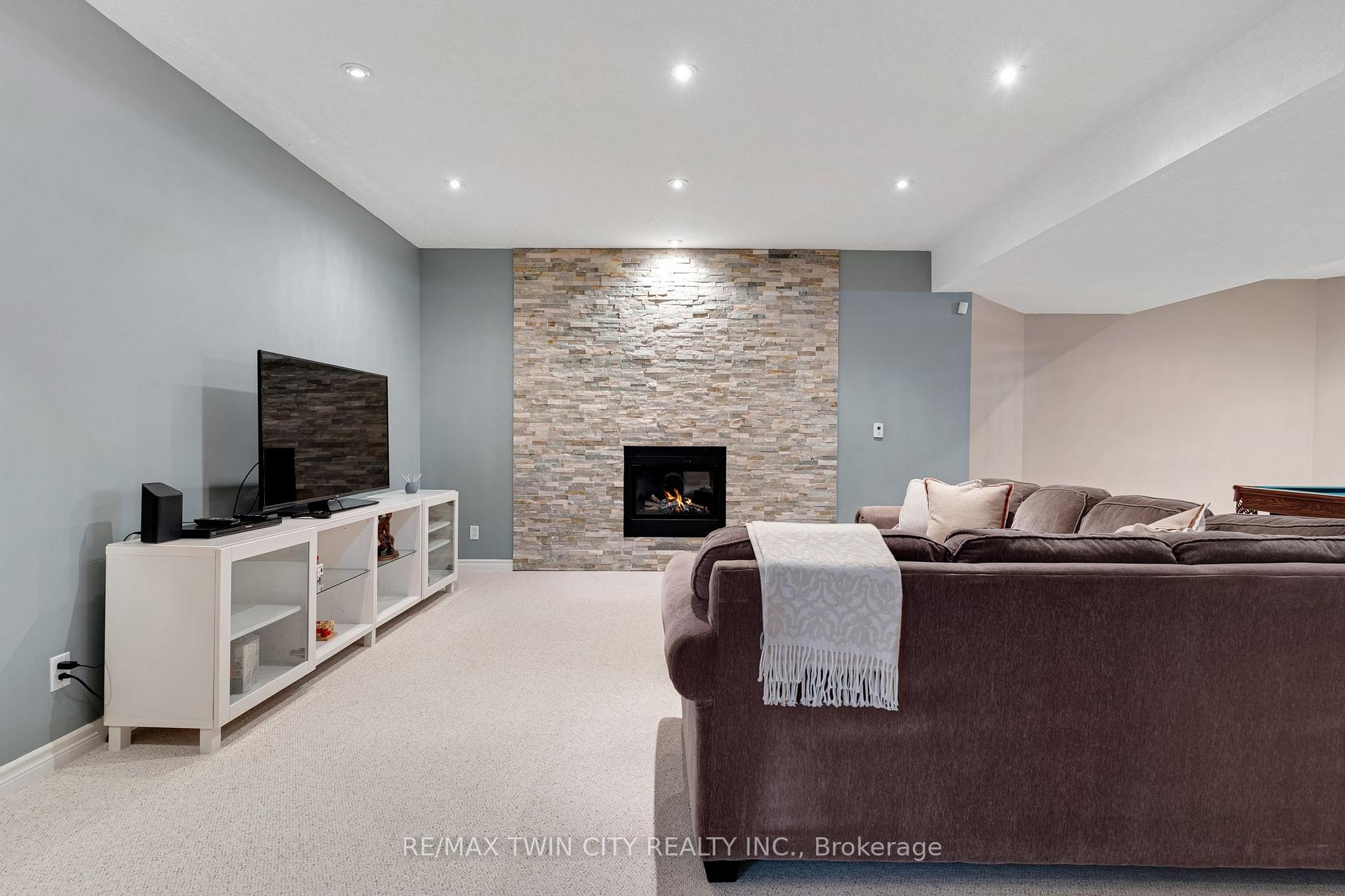 Photo 27 of 308 Deer Ridge Drive, Kitchener, Pioneer Tower West — HOMEH