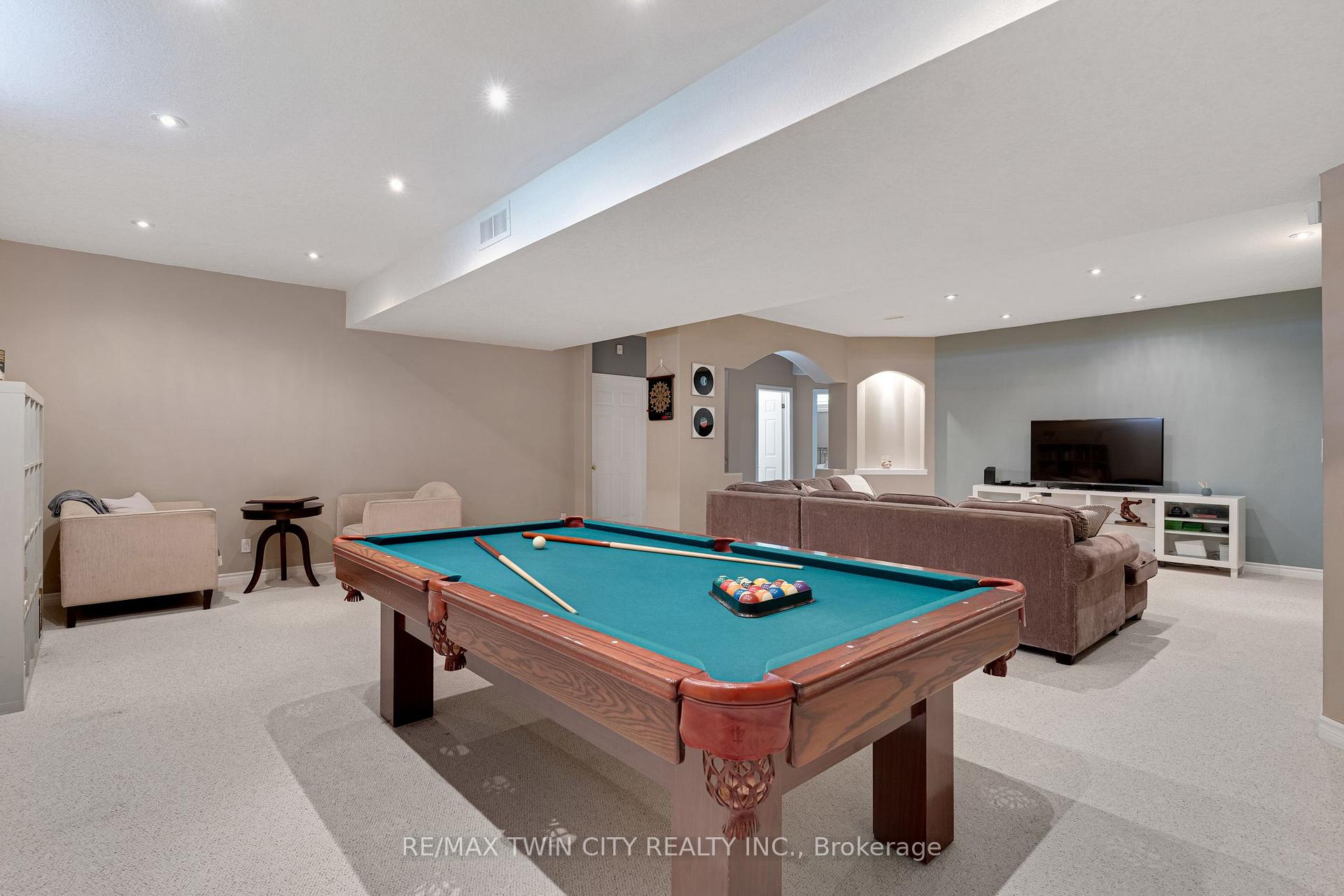 Photo 31 of 308 Deer Ridge Drive, Kitchener, Pioneer Tower West — HOMEH