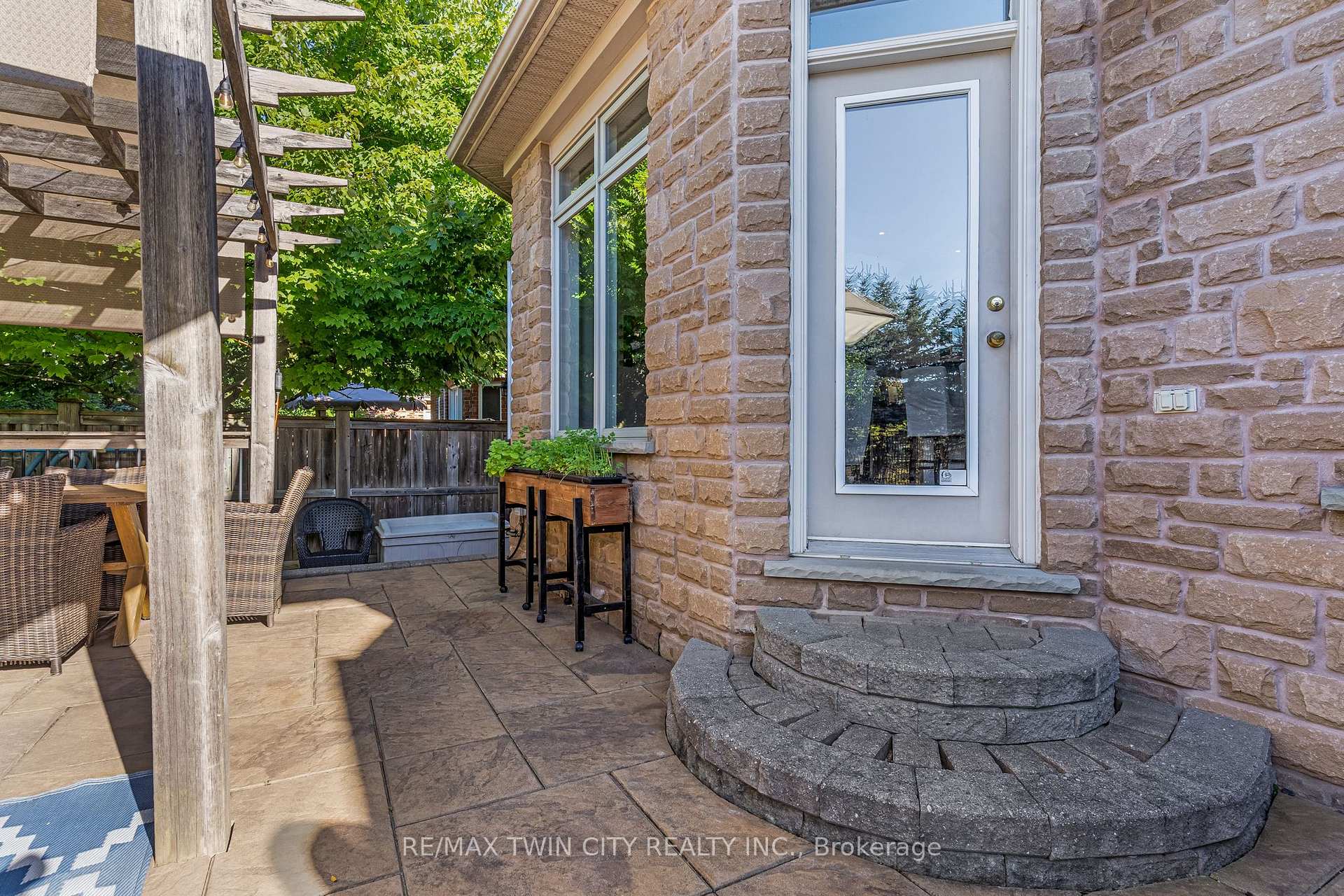 Photo 37 of 308 Deer Ridge Drive, Kitchener, Pioneer Tower West — HOMEH