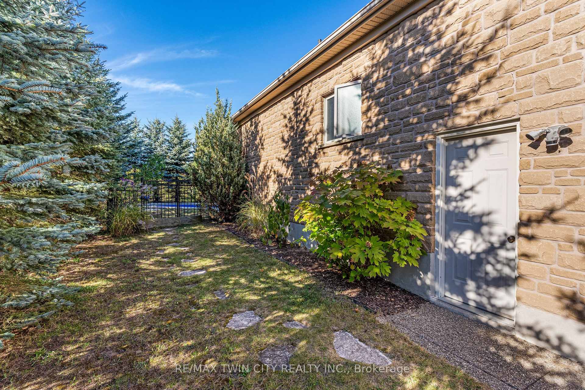 Photo 47 of 308 Deer Ridge Drive, Kitchener, Pioneer Tower West — HOMEH