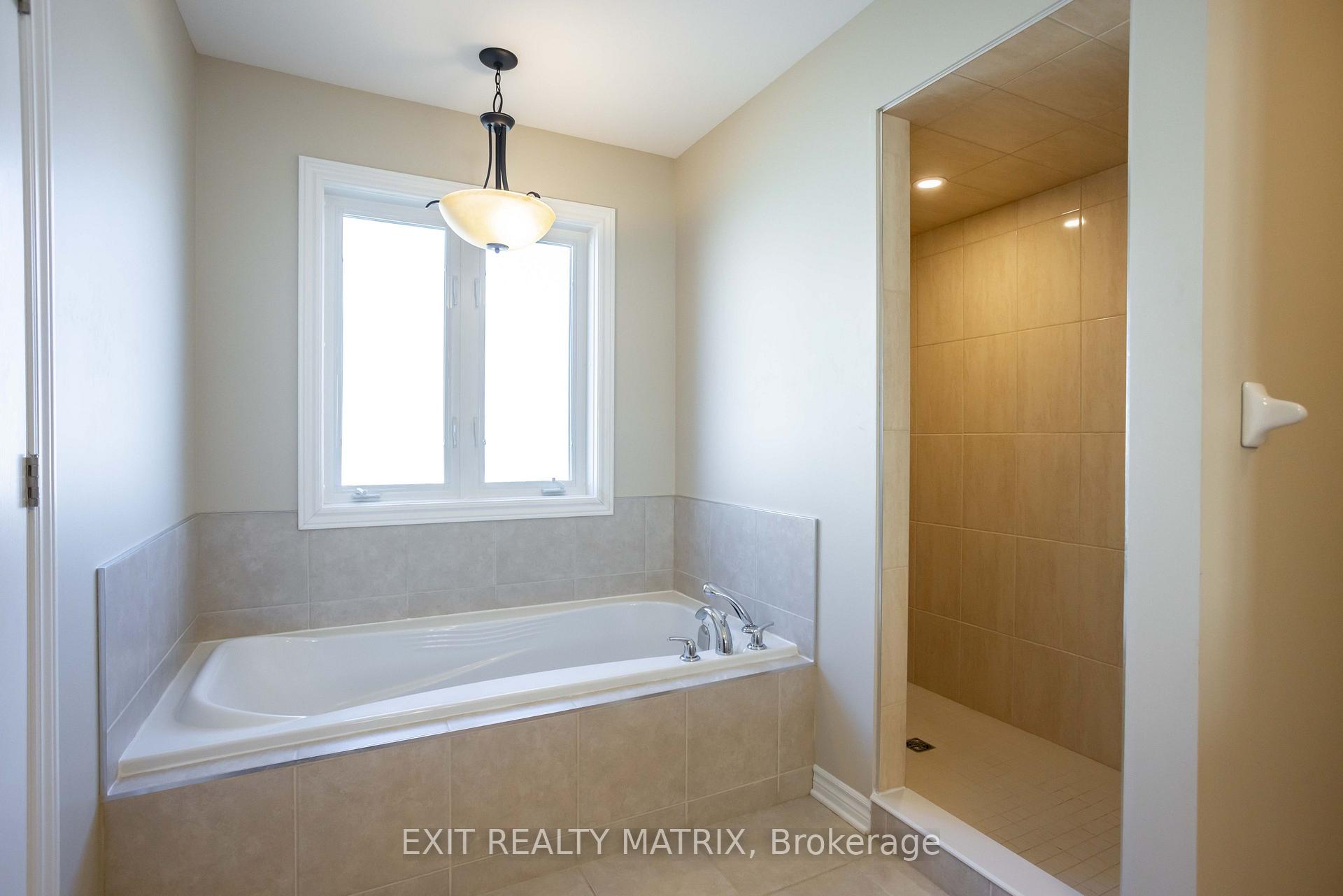 Photo 20 of 111 York Crossing, Russell, Village of Russell — HOMEH