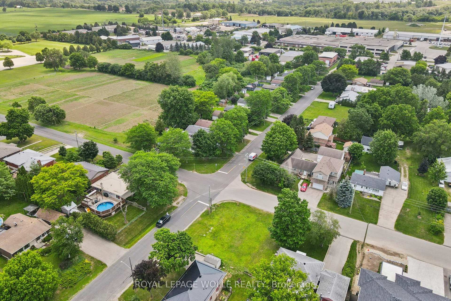 Photo 6 of 46 Daniel Avenue, Kitchener, Bridgeport — HOMEH