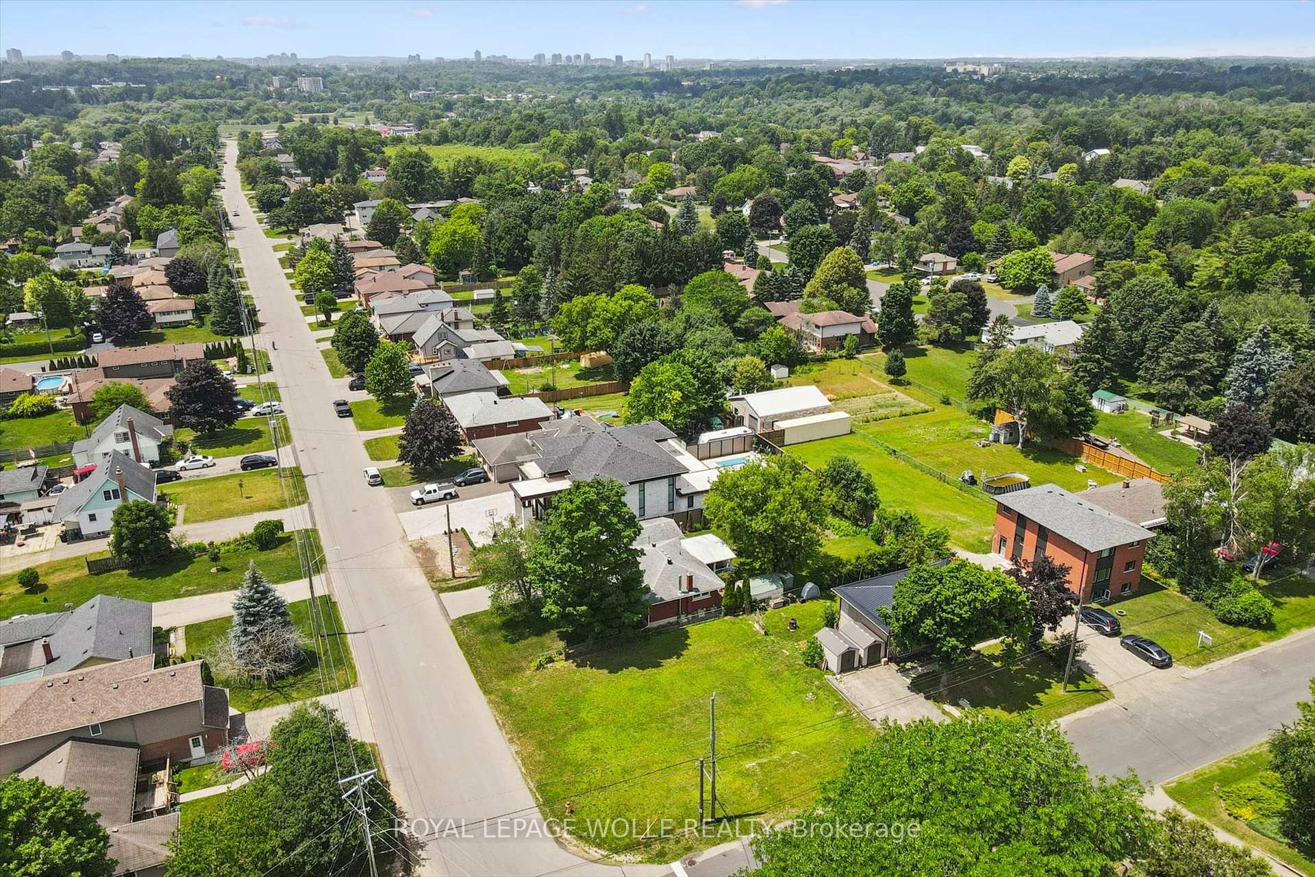 Photo 11 of 46 Daniel Avenue, Kitchener, Bridgeport — HOMEH