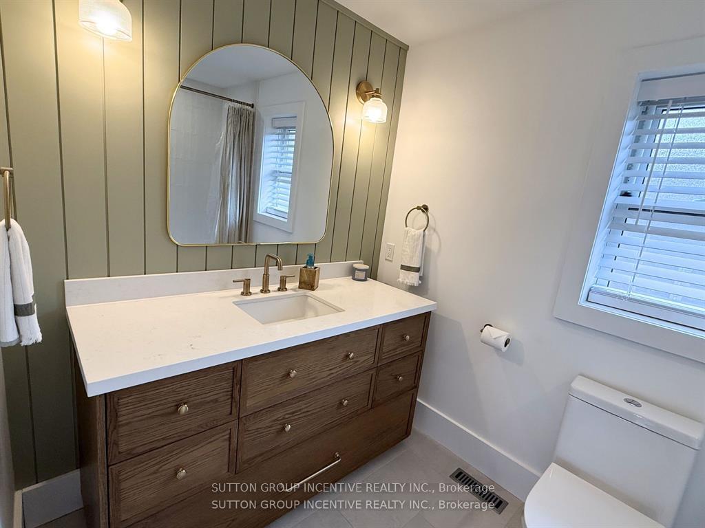 Photo 19 of 16 Robindale Avenue, Etobicoke, Alderwood — HOMEH