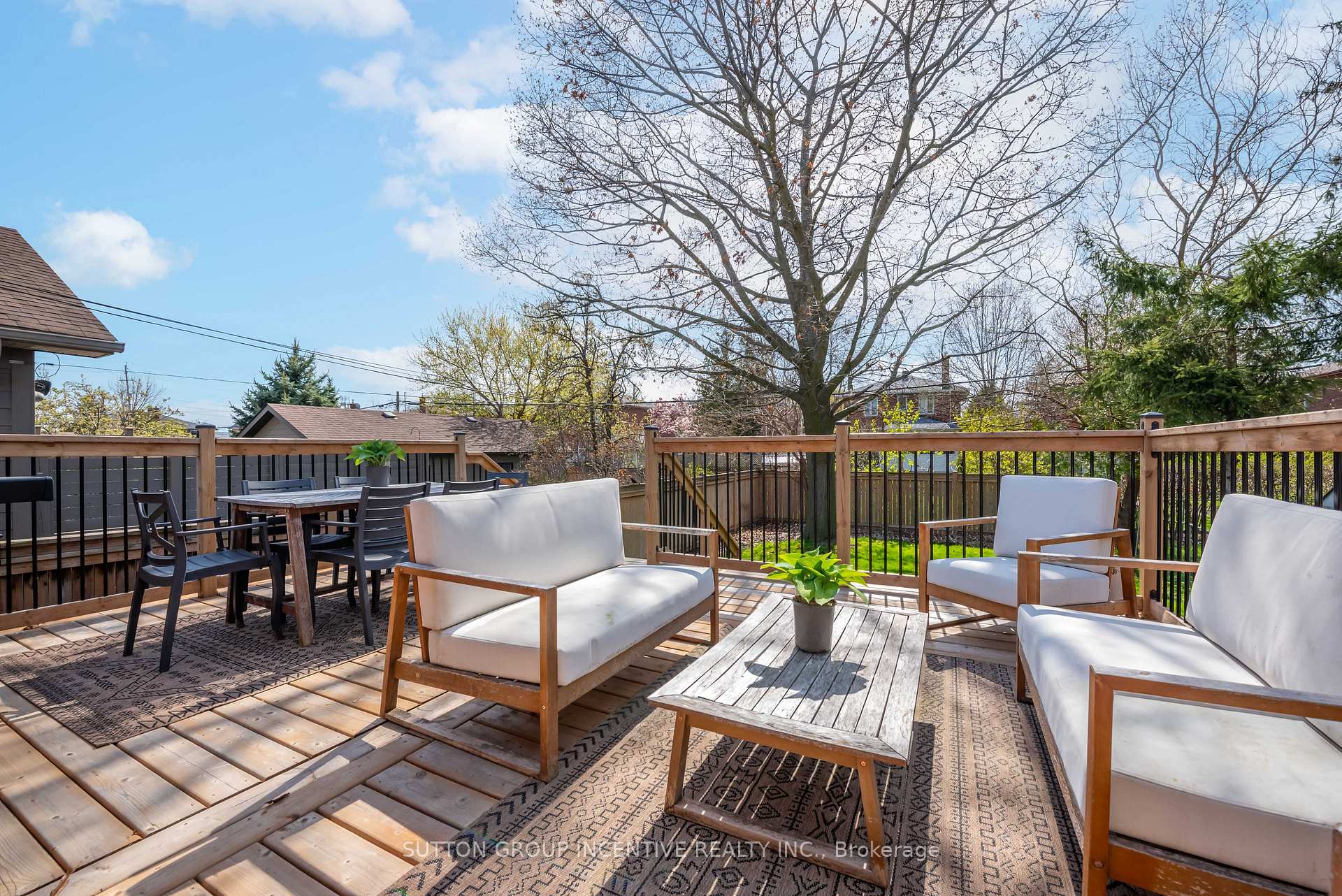 Photo 38 of 16 Robindale Avenue, Etobicoke, Alderwood — HOMEH
