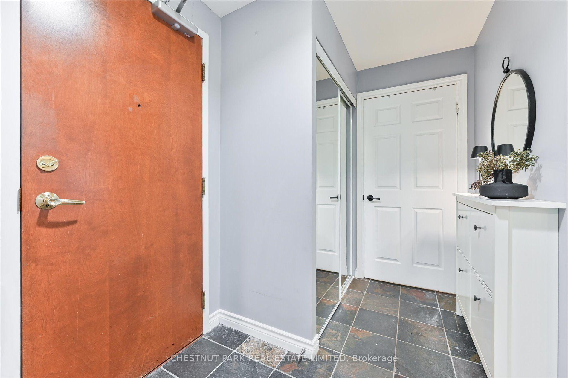 Photo 3 of Unit 406, 1750 Bayview Avenue, Toronto, Mount Pleasant East — HOMEH