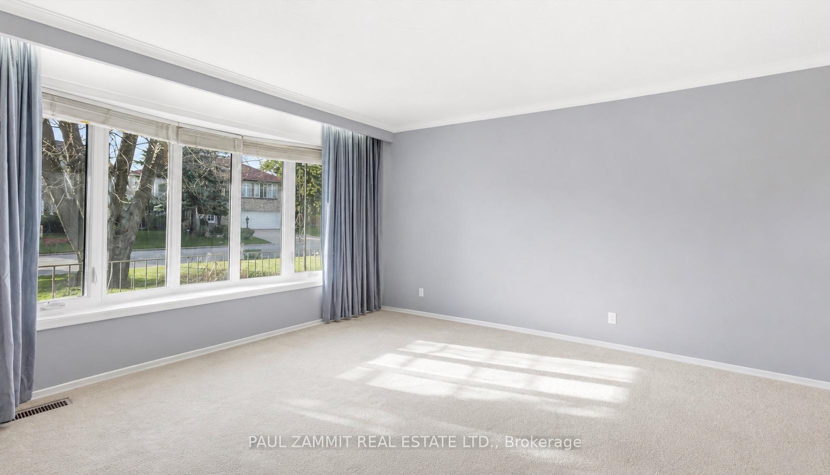 Photo 3 of 27 Ladyslipper Court, Markham, Bayview Glen — HOMEH