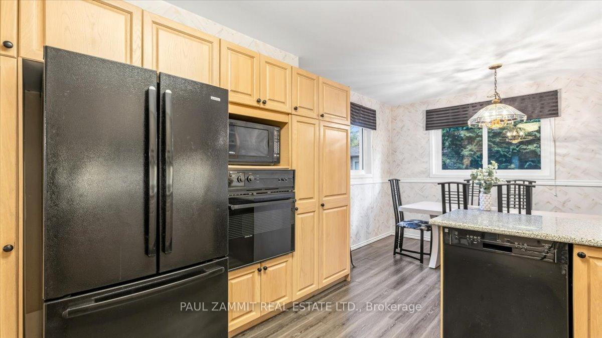 Photo 9 of 27 Ladyslipper Court, Markham, Bayview Glen — HOMEH