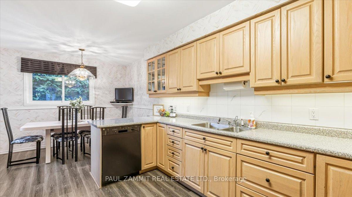 Photo 8 of 27 Ladyslipper Court, Markham, Bayview Glen — HOMEH