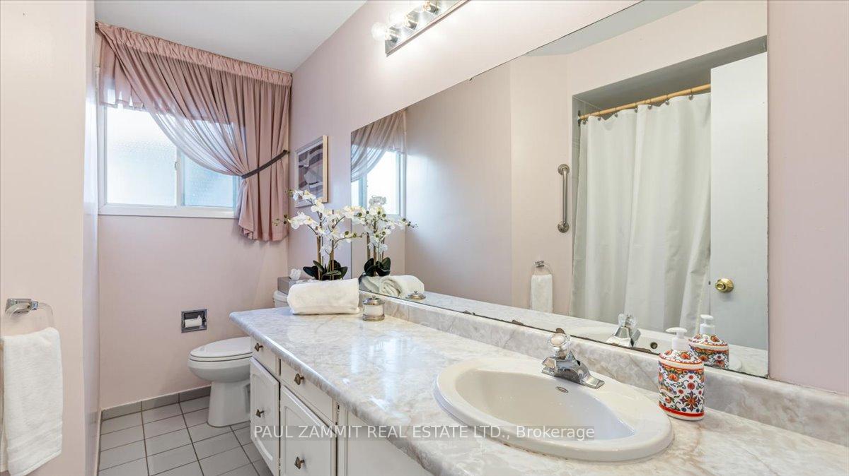 Photo 16 of 27 Ladyslipper Court, Markham, Bayview Glen — HOMEH