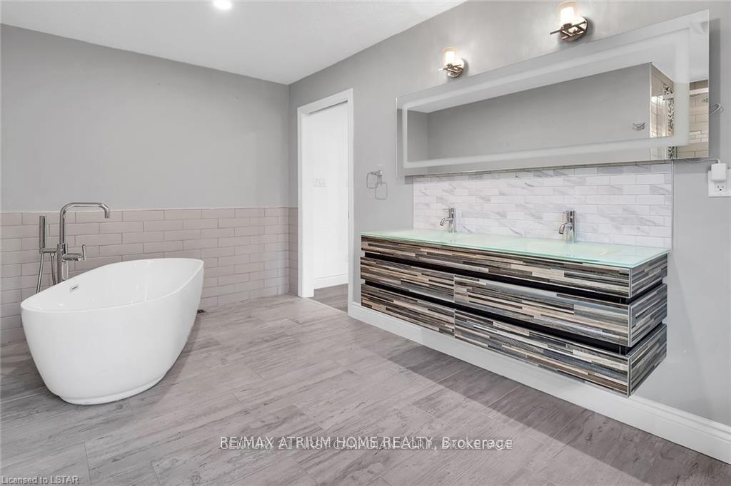 Photo 16 of 40 Stuyvesant Place, London, South N — HOMEH