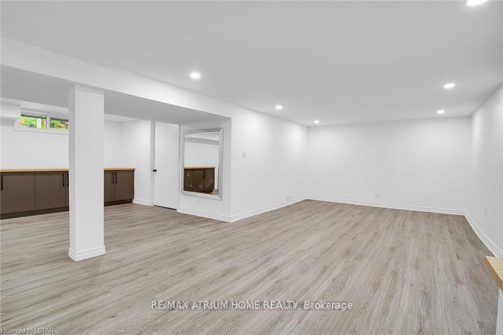 Photo 32 of 40 Stuyvesant Place, London, South N — HOMEH