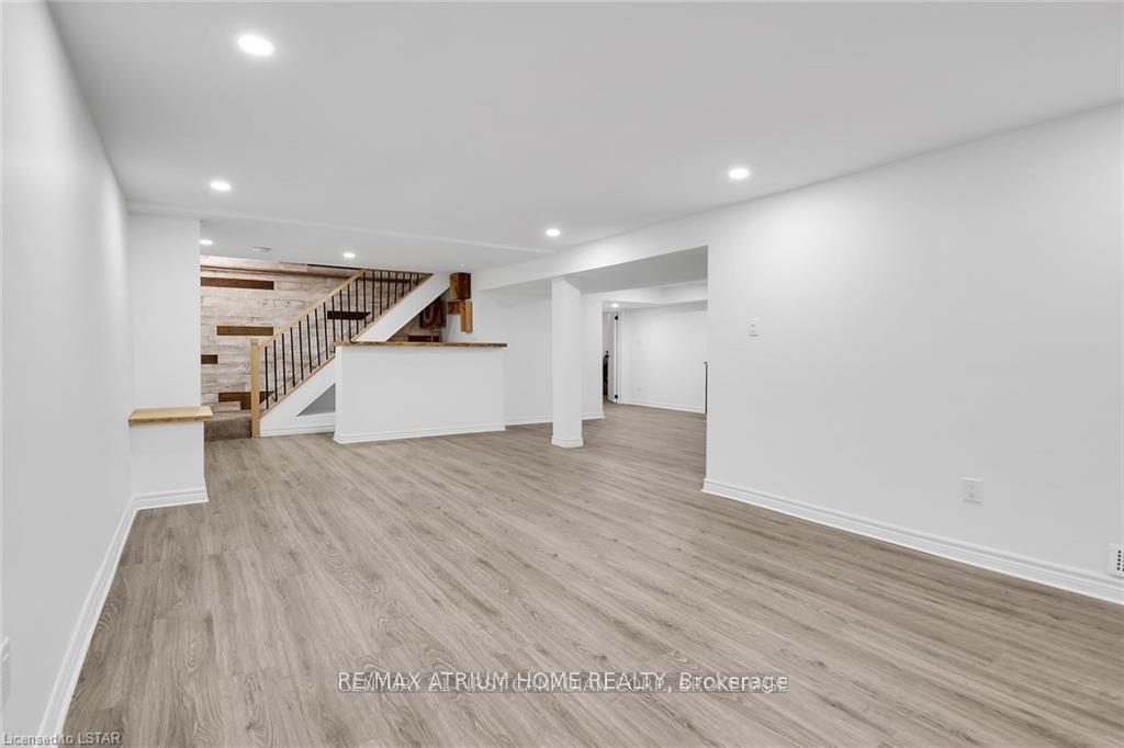 Photo 33 of 40 Stuyvesant Place, London, South N — HOMEH