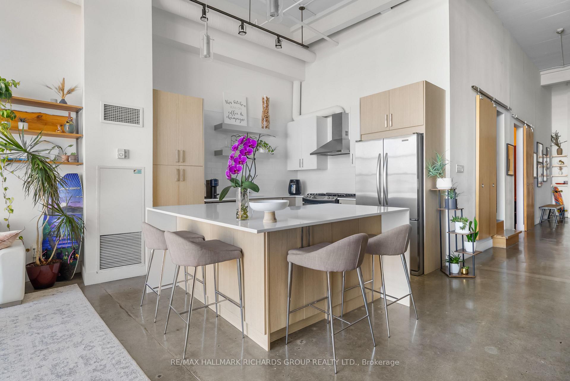 Photo 4 of Unit 716, 90 Sumach Street, Toronto, Regent Park — HOMEH