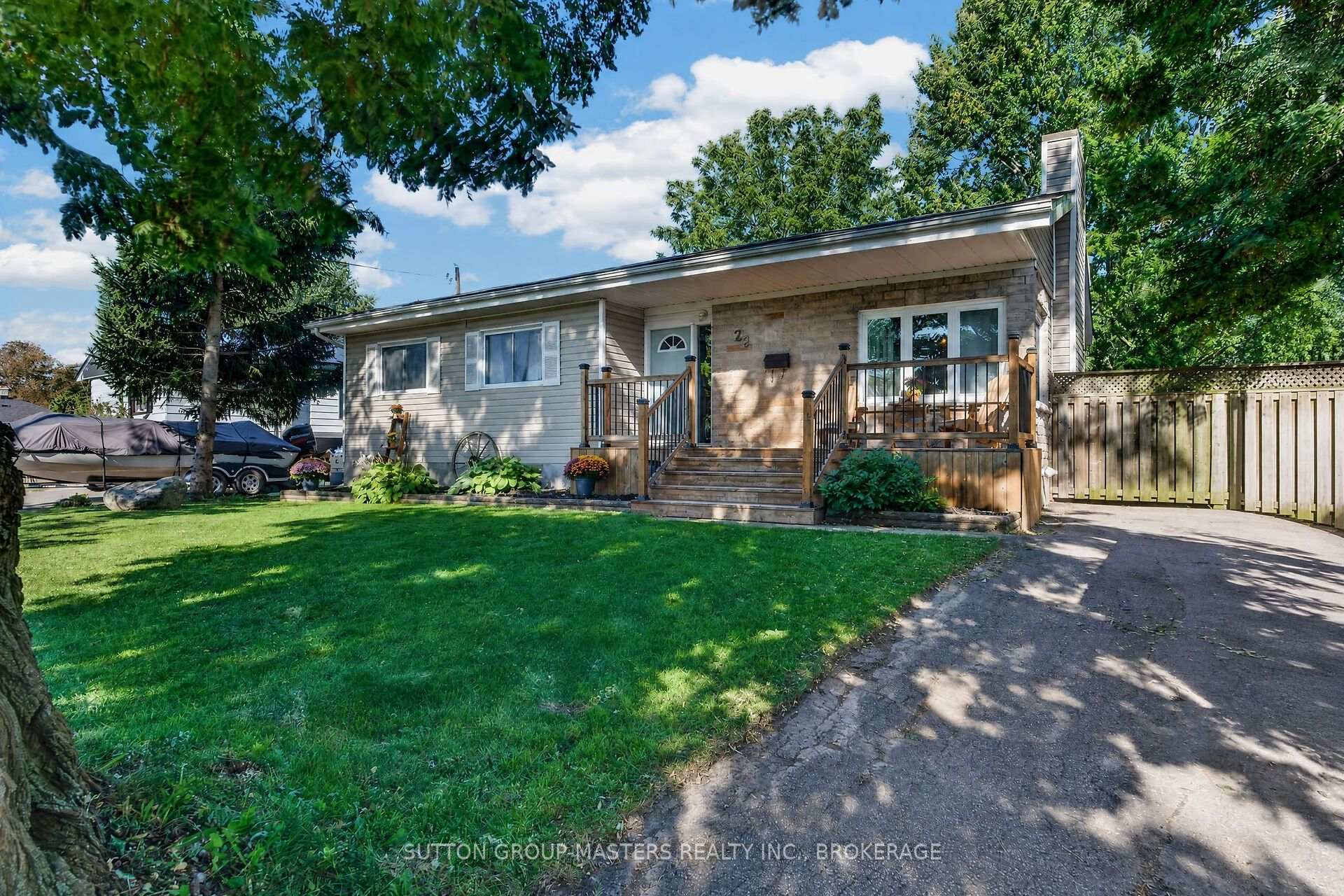 Photo 3 of 22 Quinte Avenue, Loyalist, Amherstview — HOMEH