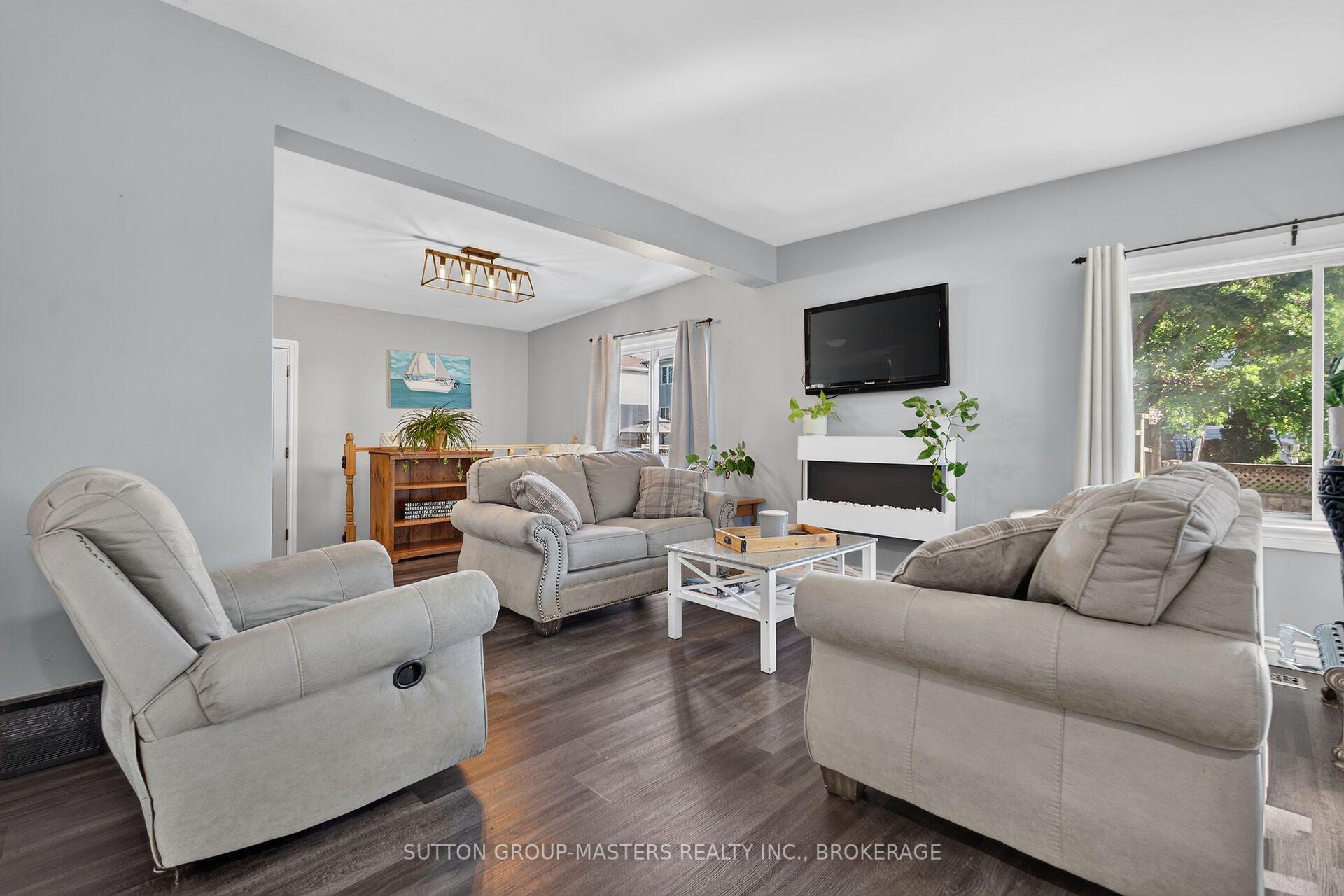 Photo 8 of 22 Quinte Avenue, Loyalist, Amherstview — HOMEH