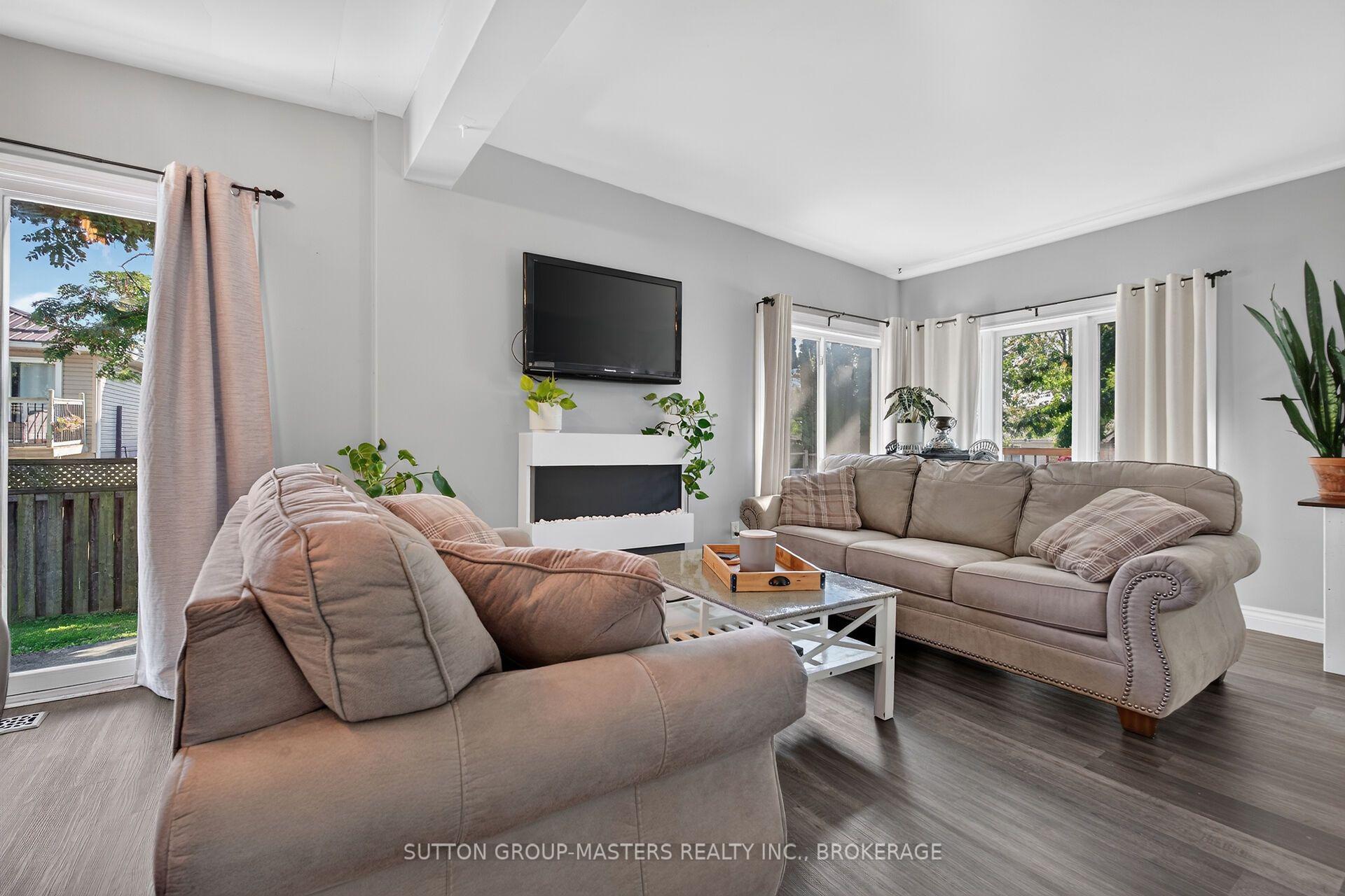 Photo 9 of 22 Quinte Avenue, Loyalist, Amherstview — HOMEH