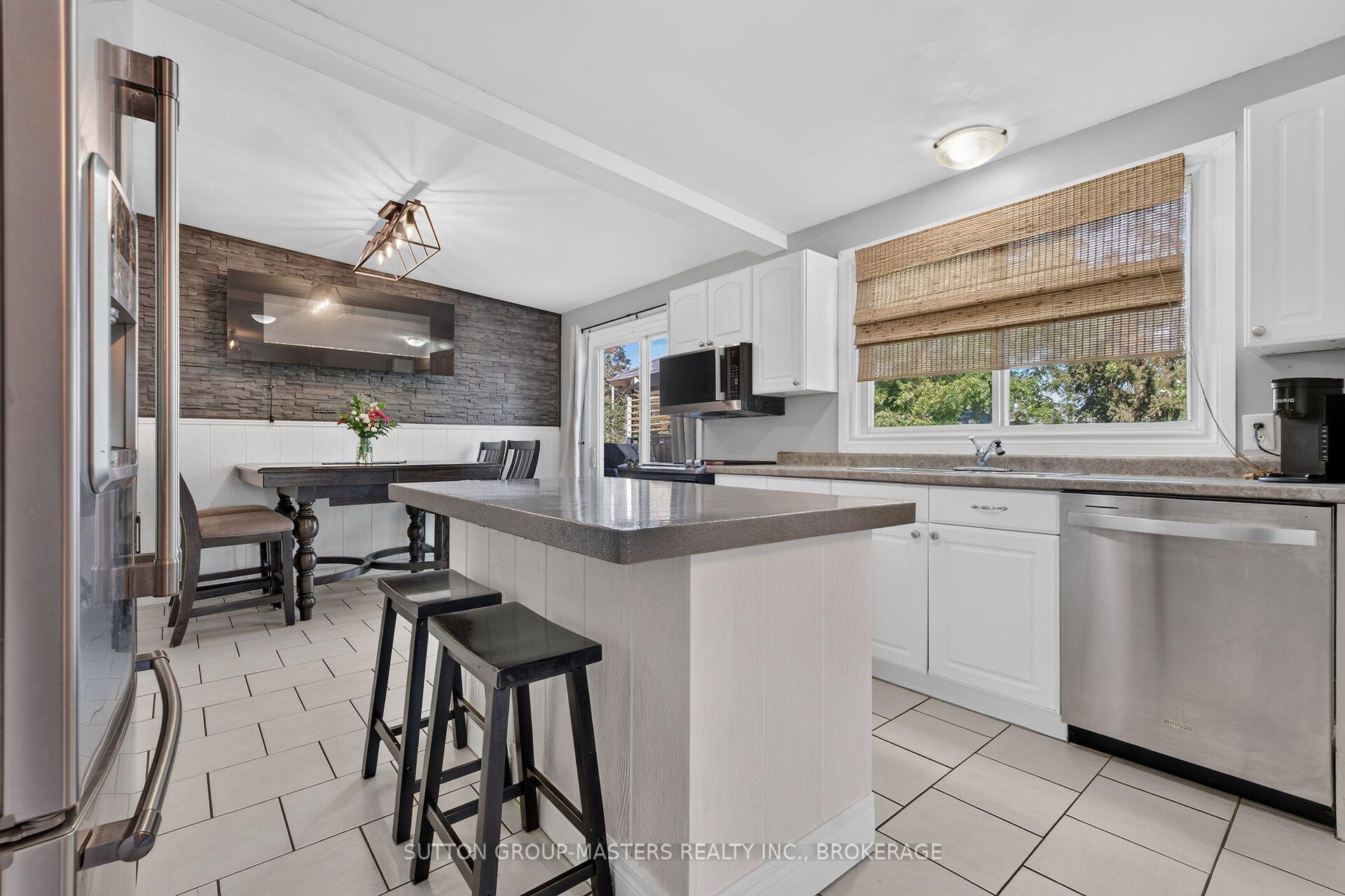 Photo 12 of 22 Quinte Avenue, Loyalist, Amherstview — HOMEH