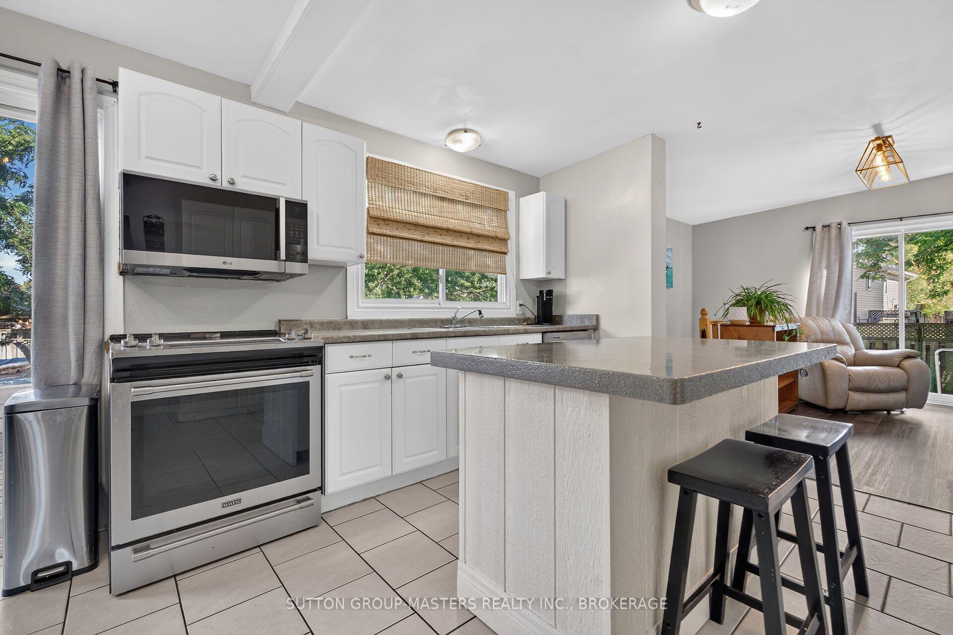 Photo 13 of 22 Quinte Avenue, Loyalist, Amherstview — HOMEH