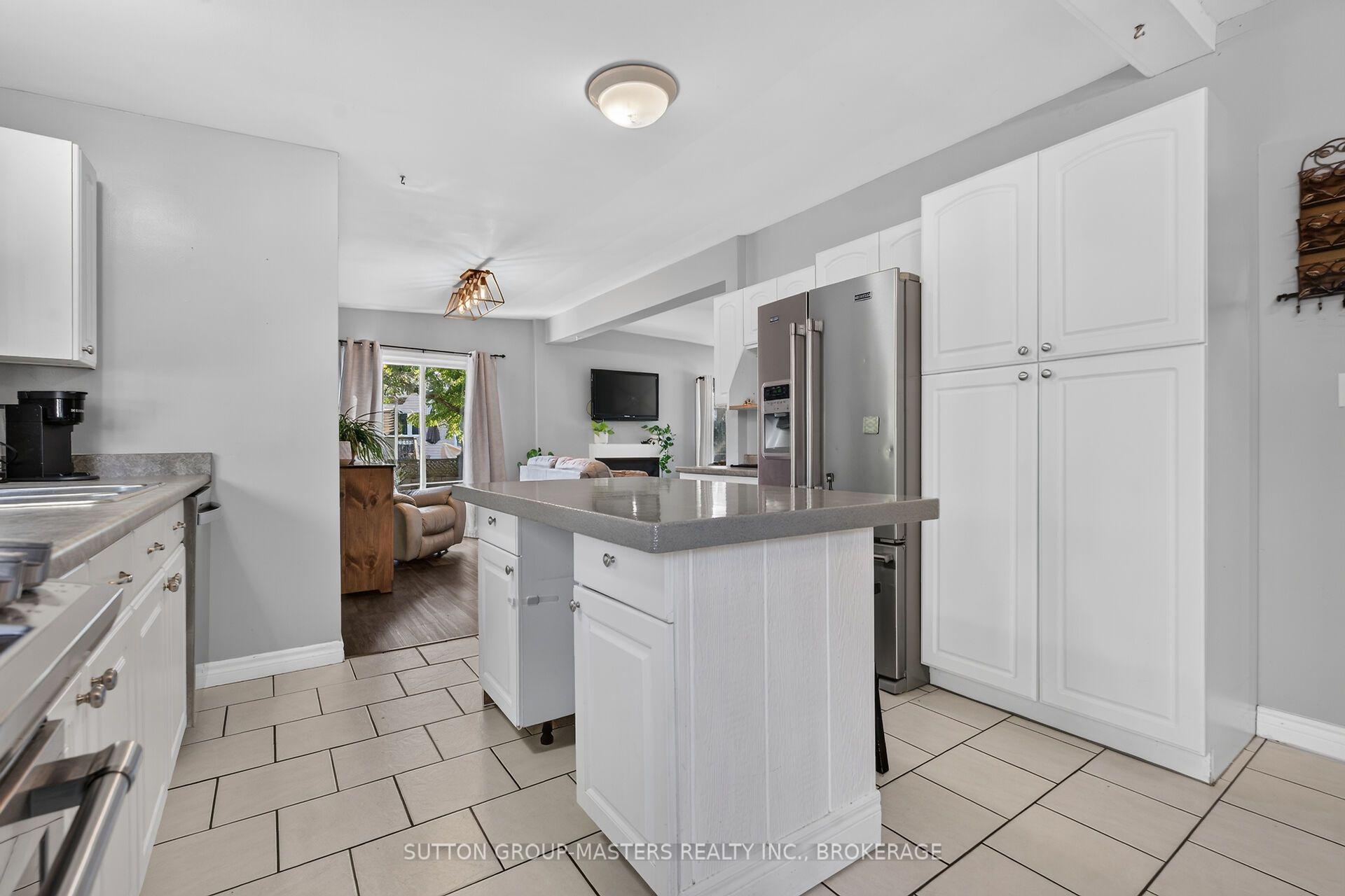 Photo 15 of 22 Quinte Avenue, Loyalist, Amherstview — HOMEH