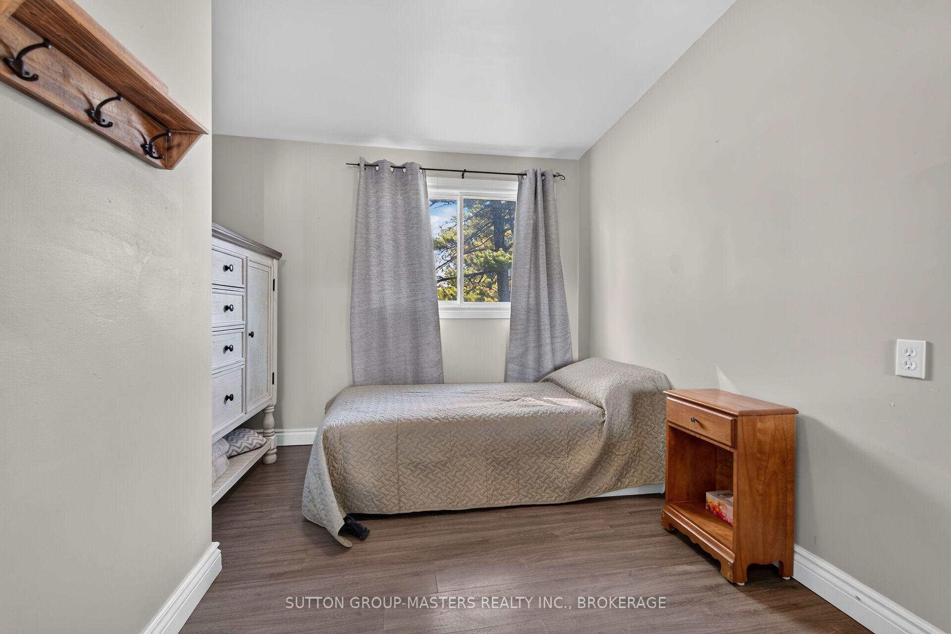 Photo 24 of 22 Quinte Avenue, Loyalist, Amherstview — HOMEH