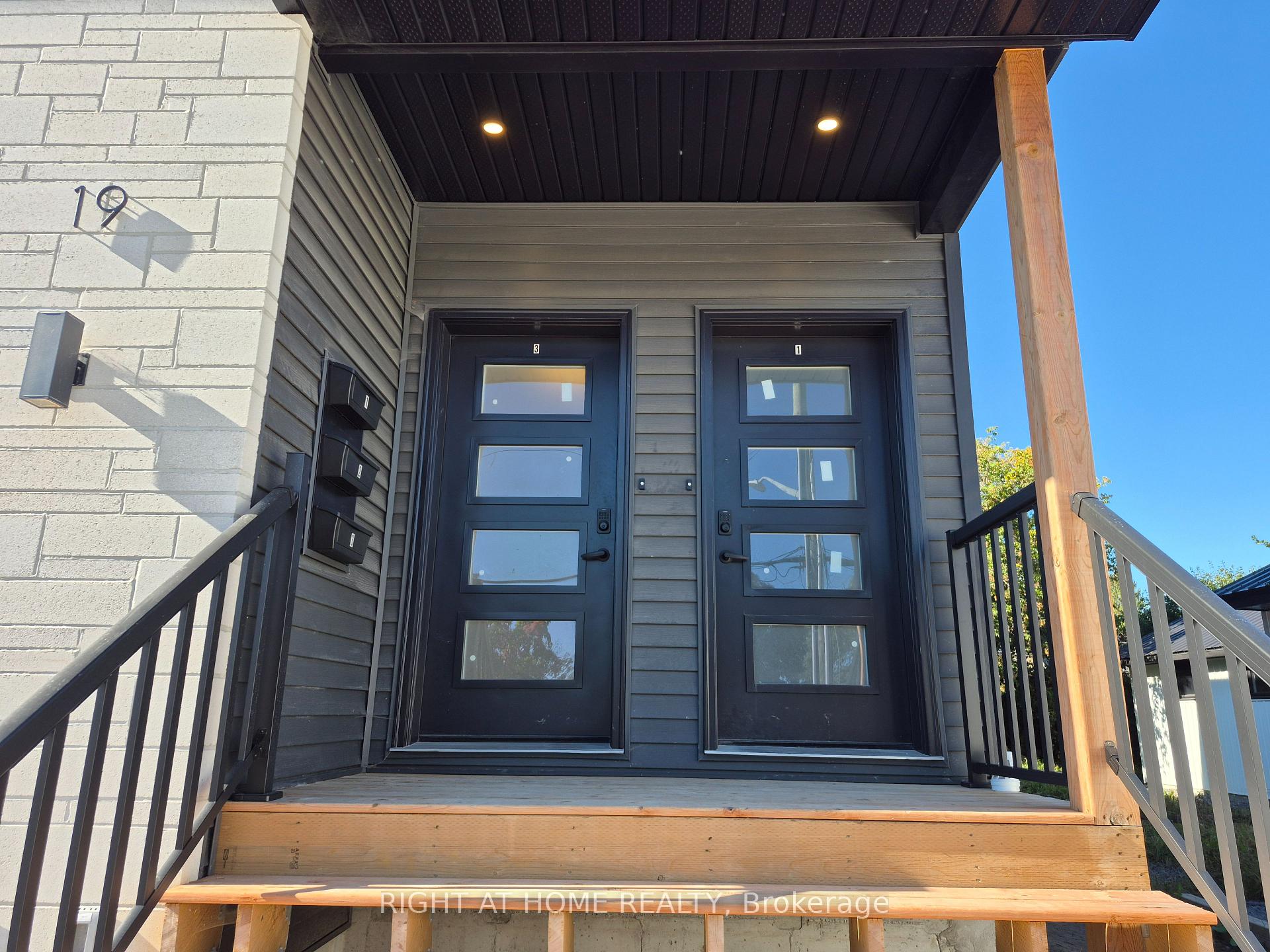 Photo 3 of Unit Unit # 3, 19 James Street, Arnprior, Arnprior — HOMEH