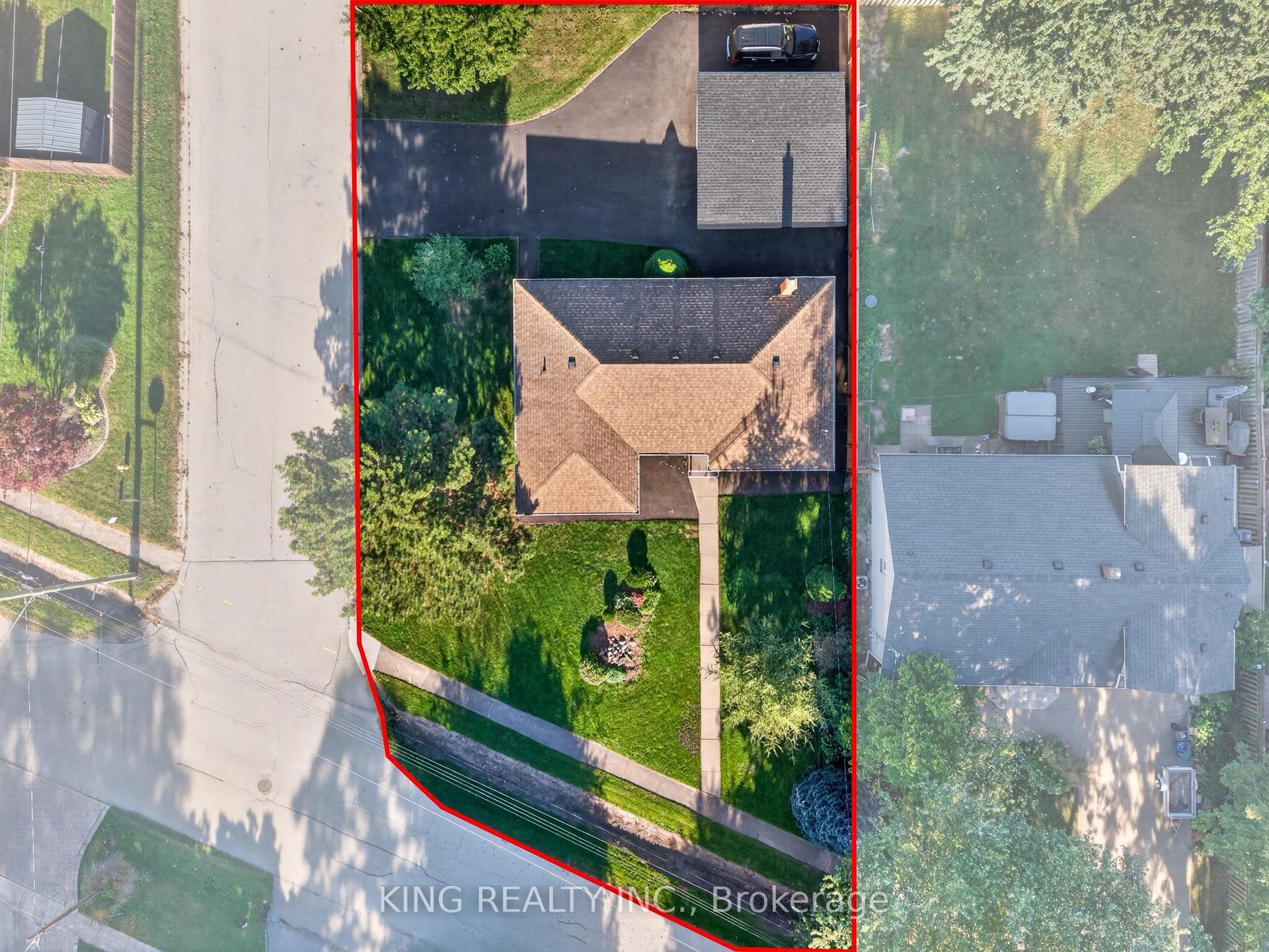 Photo 5 of 35 Hewko Street, St. Catharines, Fairview — HOMEH