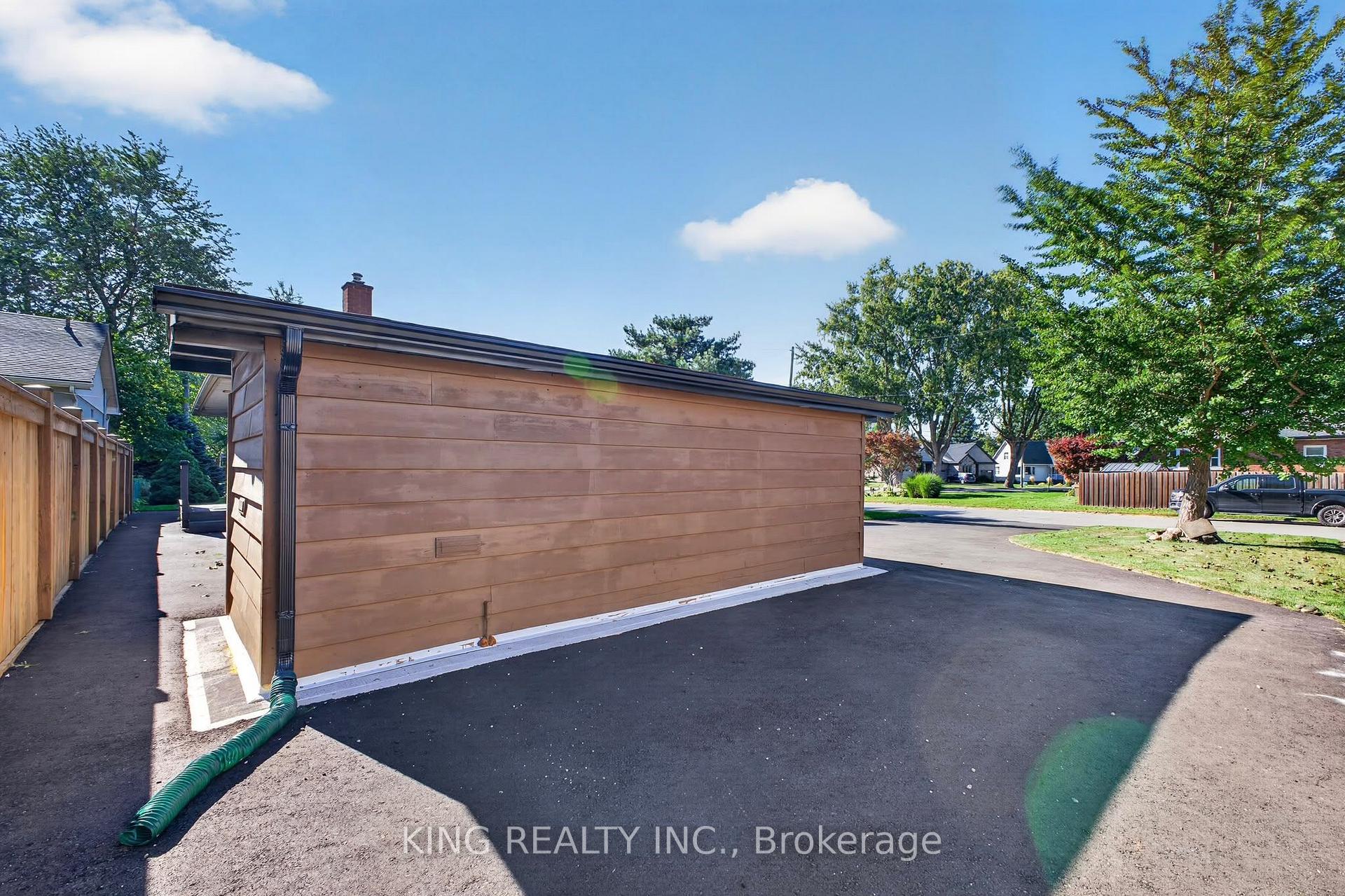 Photo 23 of 35 Hewko Street, St. Catharines, Fairview — HOMEH