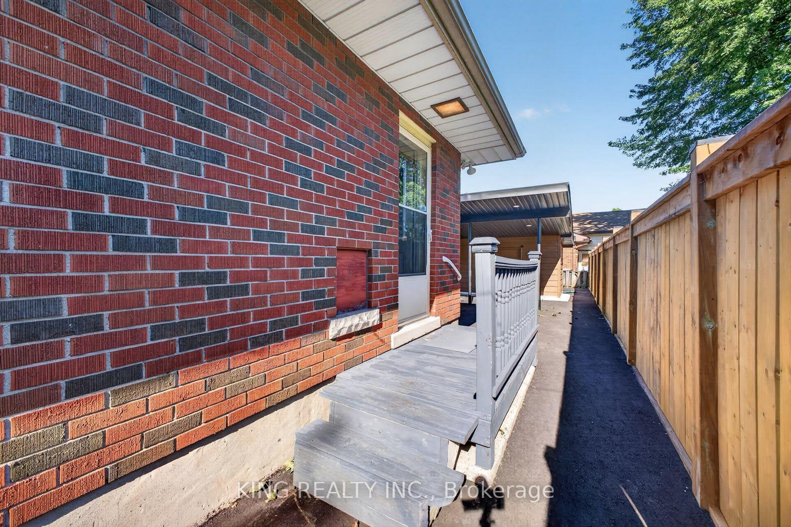 Photo 8 of 35 Hewko Street, St. Catharines, Fairview — HOMEH