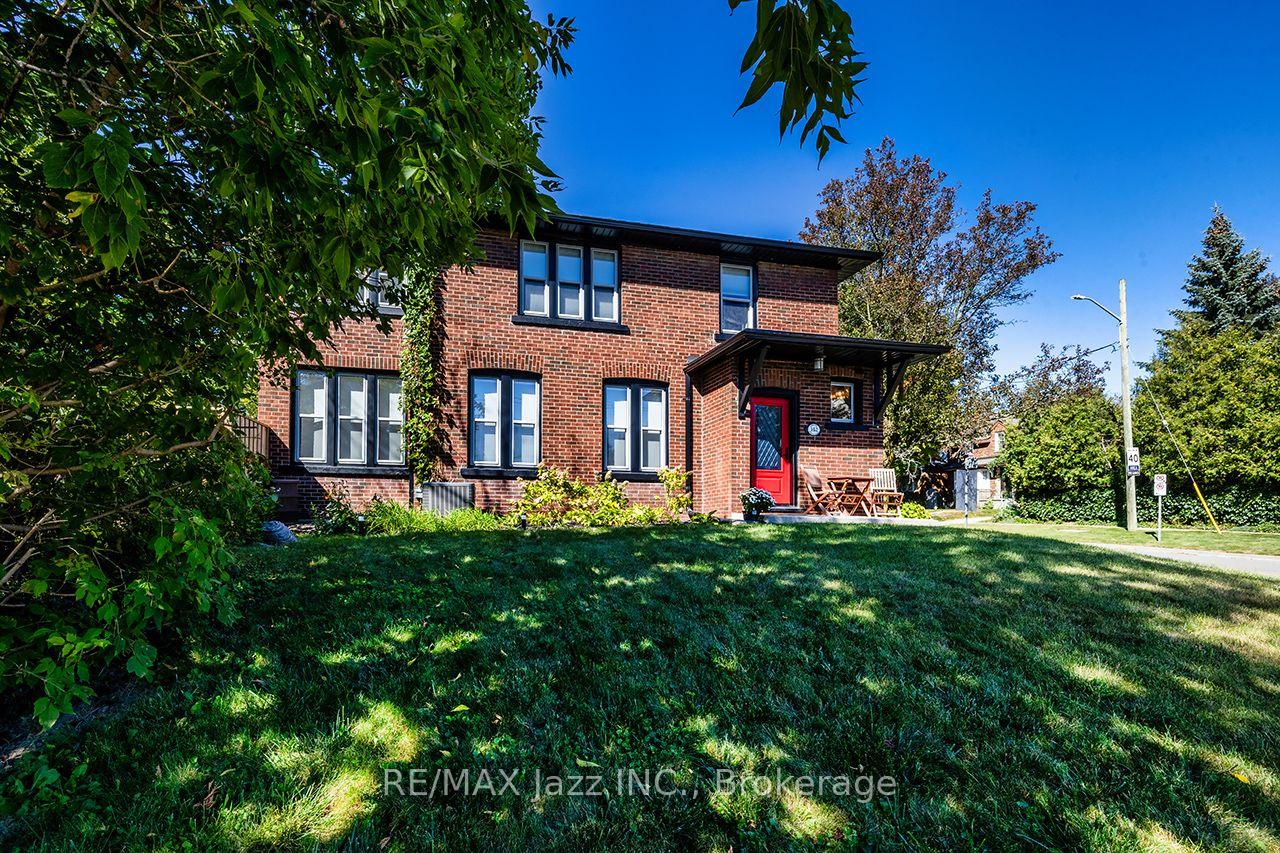 Photo 2 of 142 Adelaide Avenue W, Oshawa, O'Neill — HOMEH