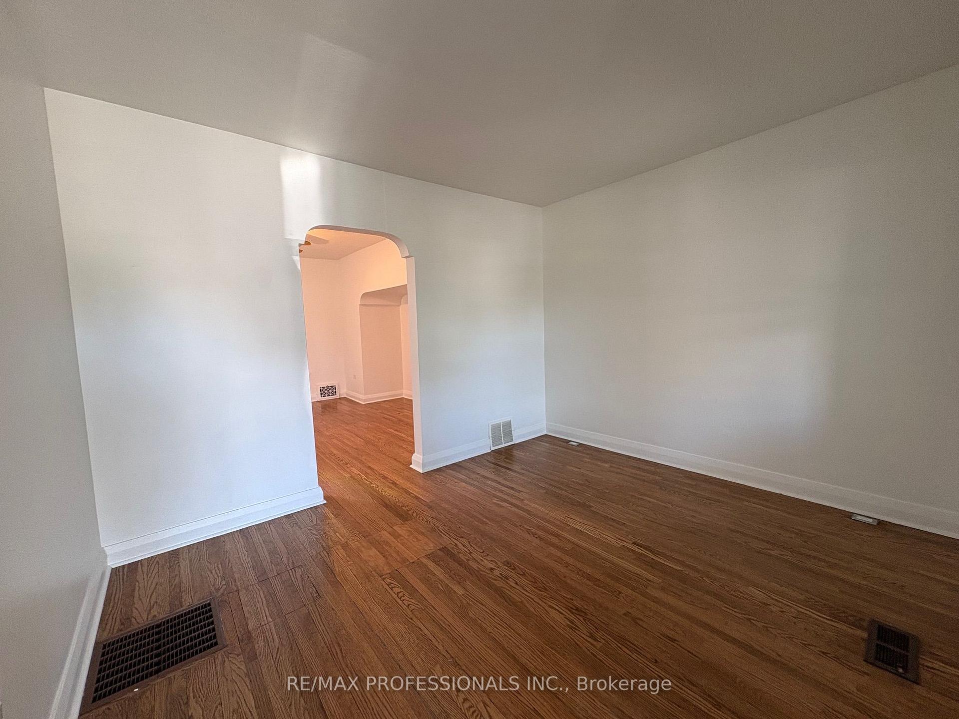 Photo 2 of 71 Bernice Crescent, Toronto, Rockcliffe-Smythe — HOMEH