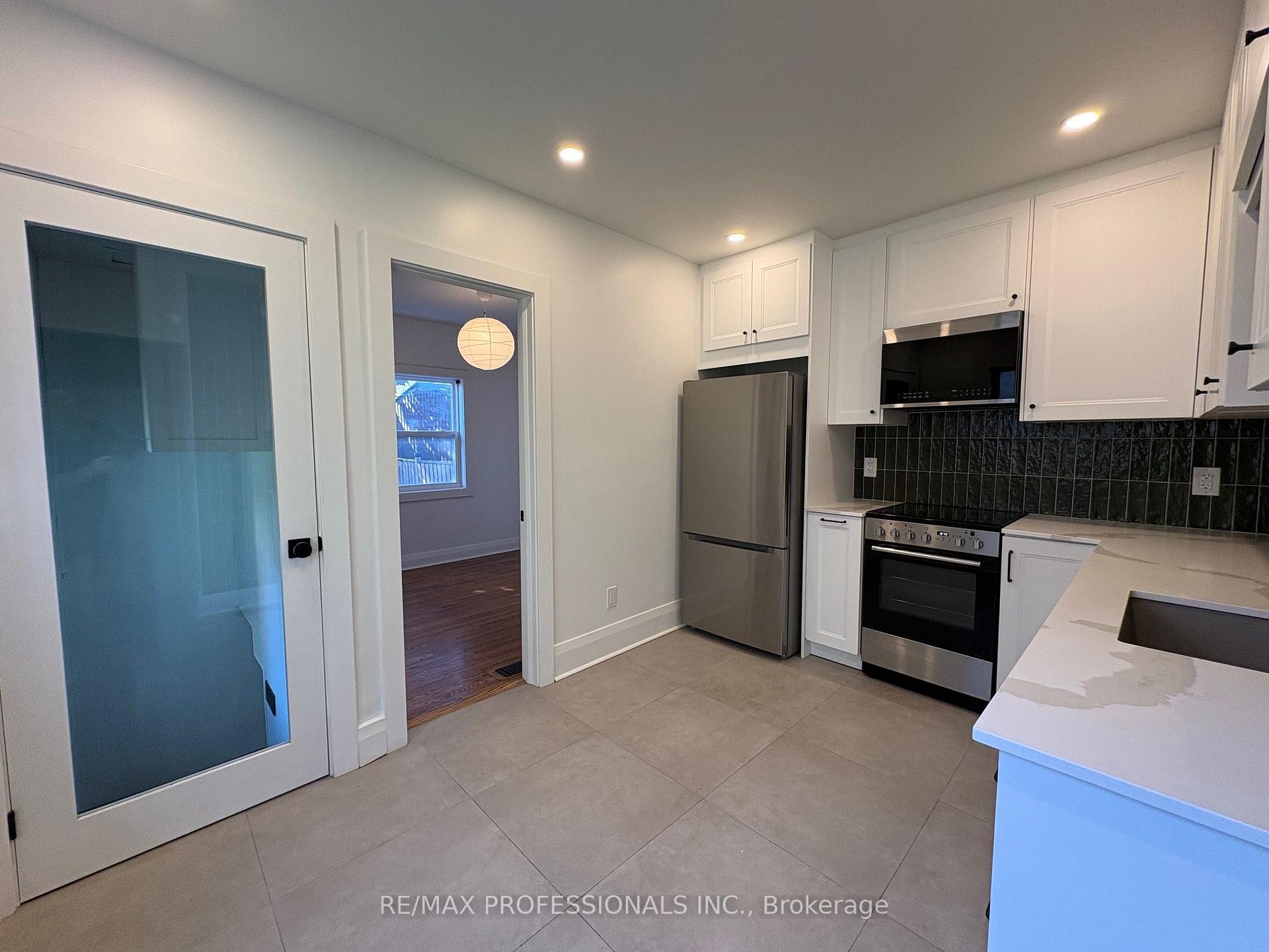Photo 3 of 71 Bernice Crescent, Toronto, Rockcliffe-Smythe — HOMEH