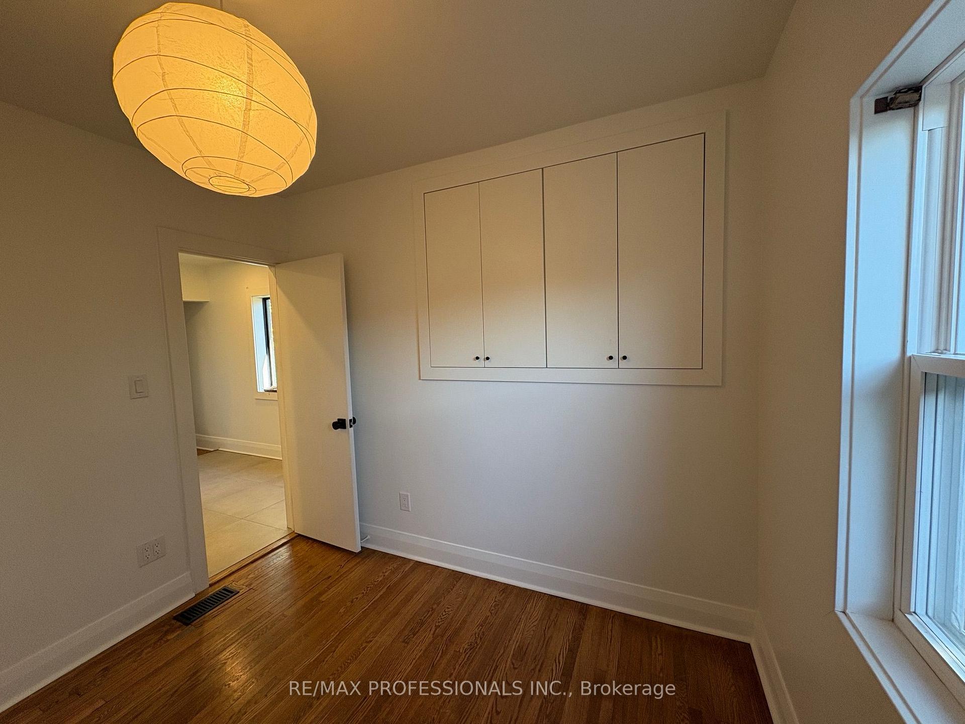 Photo 4 of 71 Bernice Crescent, Toronto, Rockcliffe-Smythe — HOMEH
