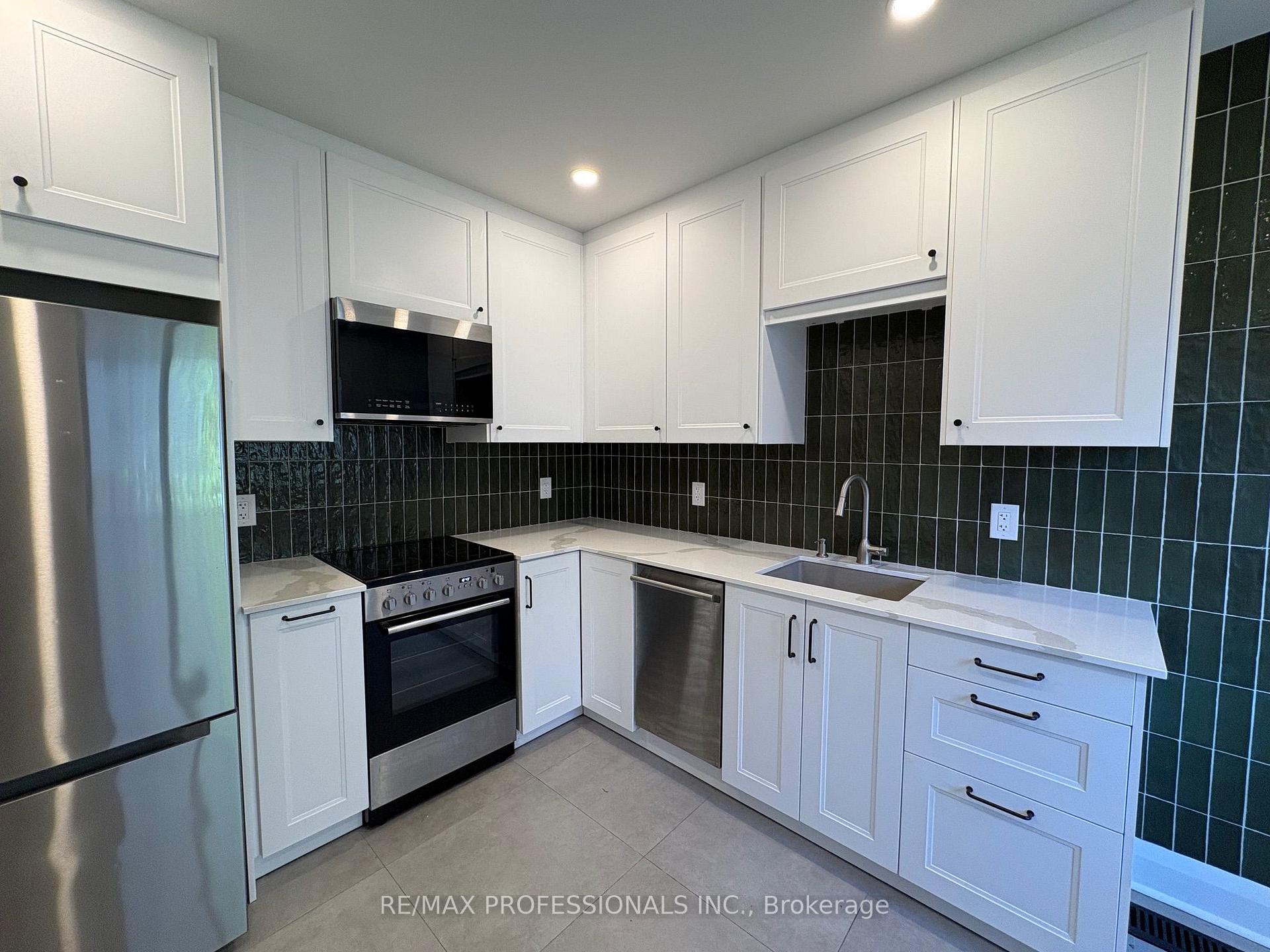 Photo 5 of 71 Bernice Crescent, Toronto, Rockcliffe-Smythe — HOMEH