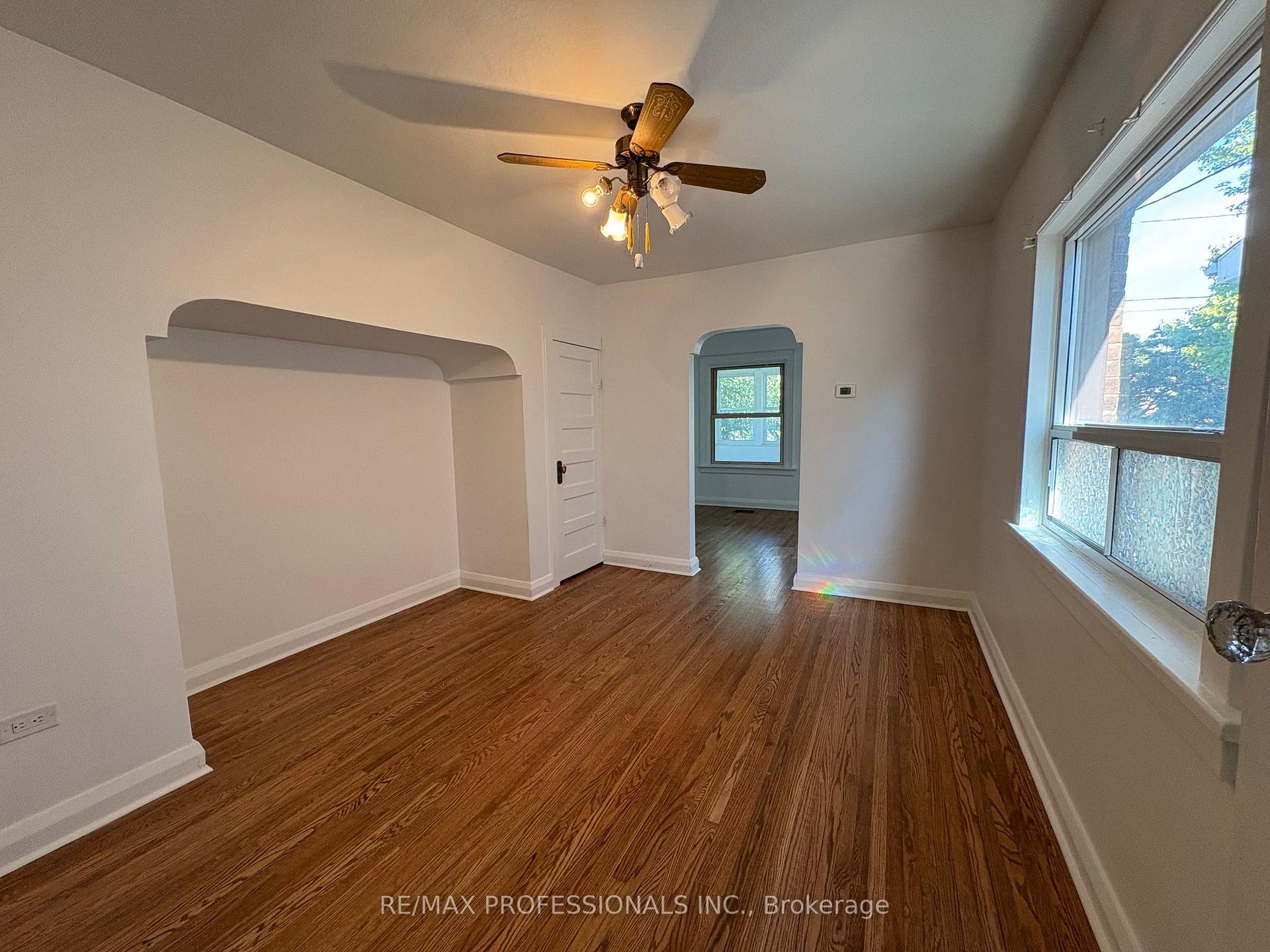 Photo 7 of 71 Bernice Crescent, Toronto, Rockcliffe-Smythe — HOMEH