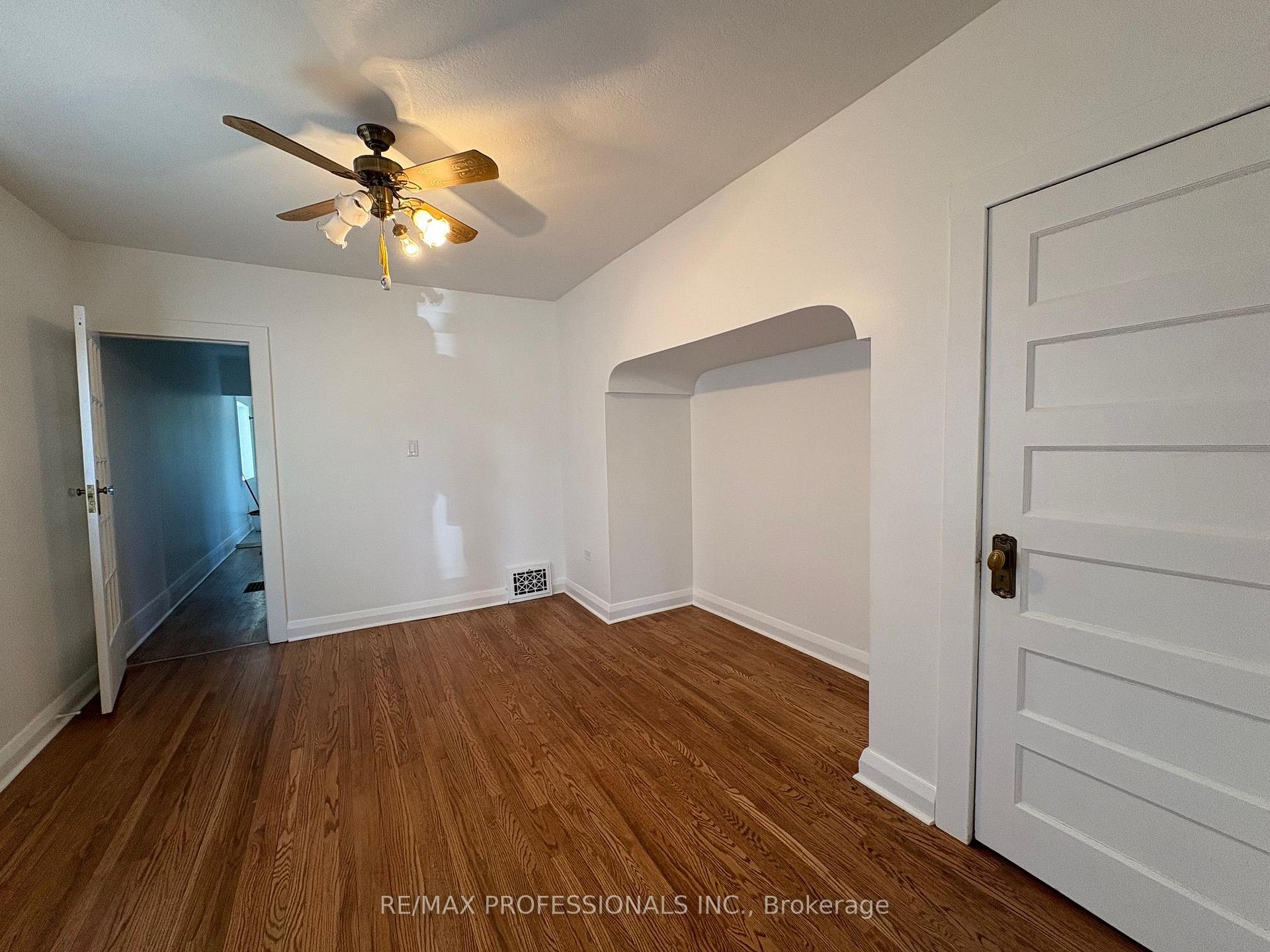 Photo 9 of 71 Bernice Crescent, Toronto, Rockcliffe-Smythe — HOMEH